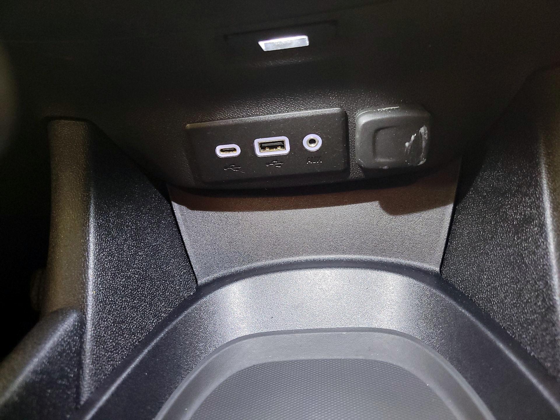 Thumbnail: 2019 Chevrolet Malibu - 18