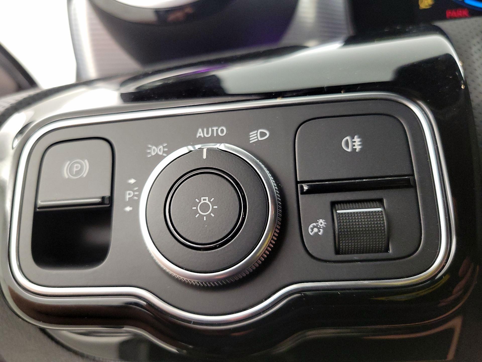 Thumbnail: 2022 Mercedes-Benz A-Class - 13