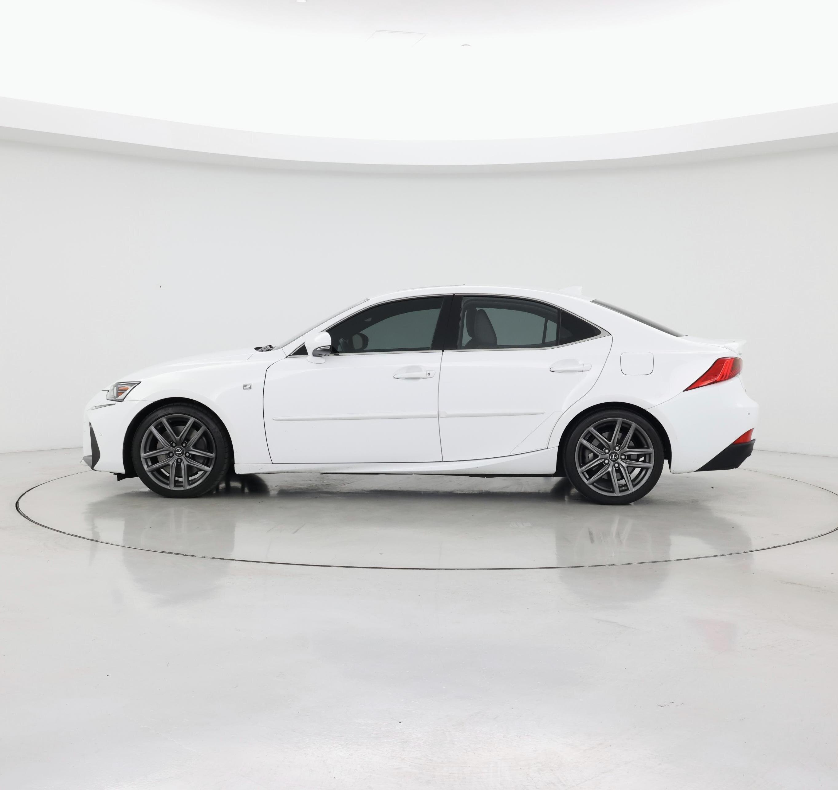 Thumbnail: 2018 Lexus IS - 3