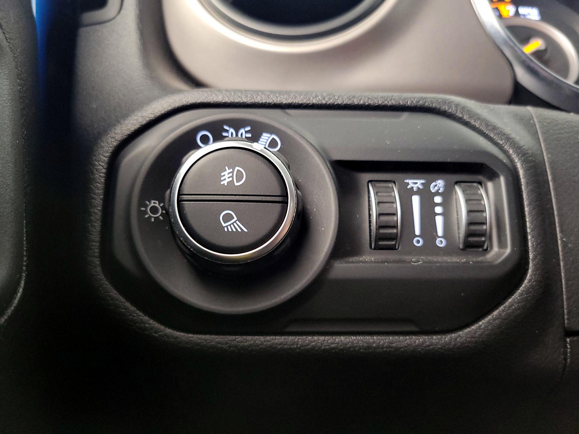 Thumbnail: 2020 Jeep Gladiator - 13