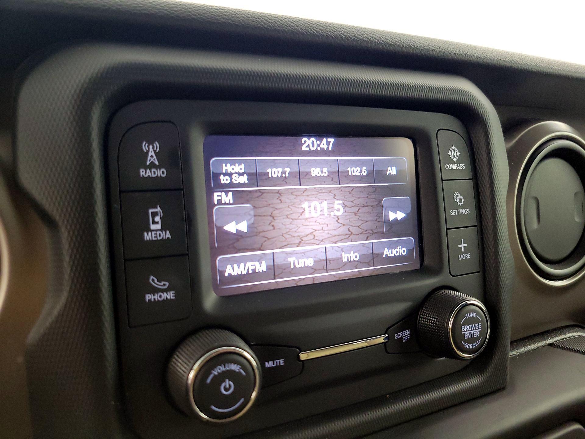 Thumbnail: 2020 Jeep Gladiator - 15