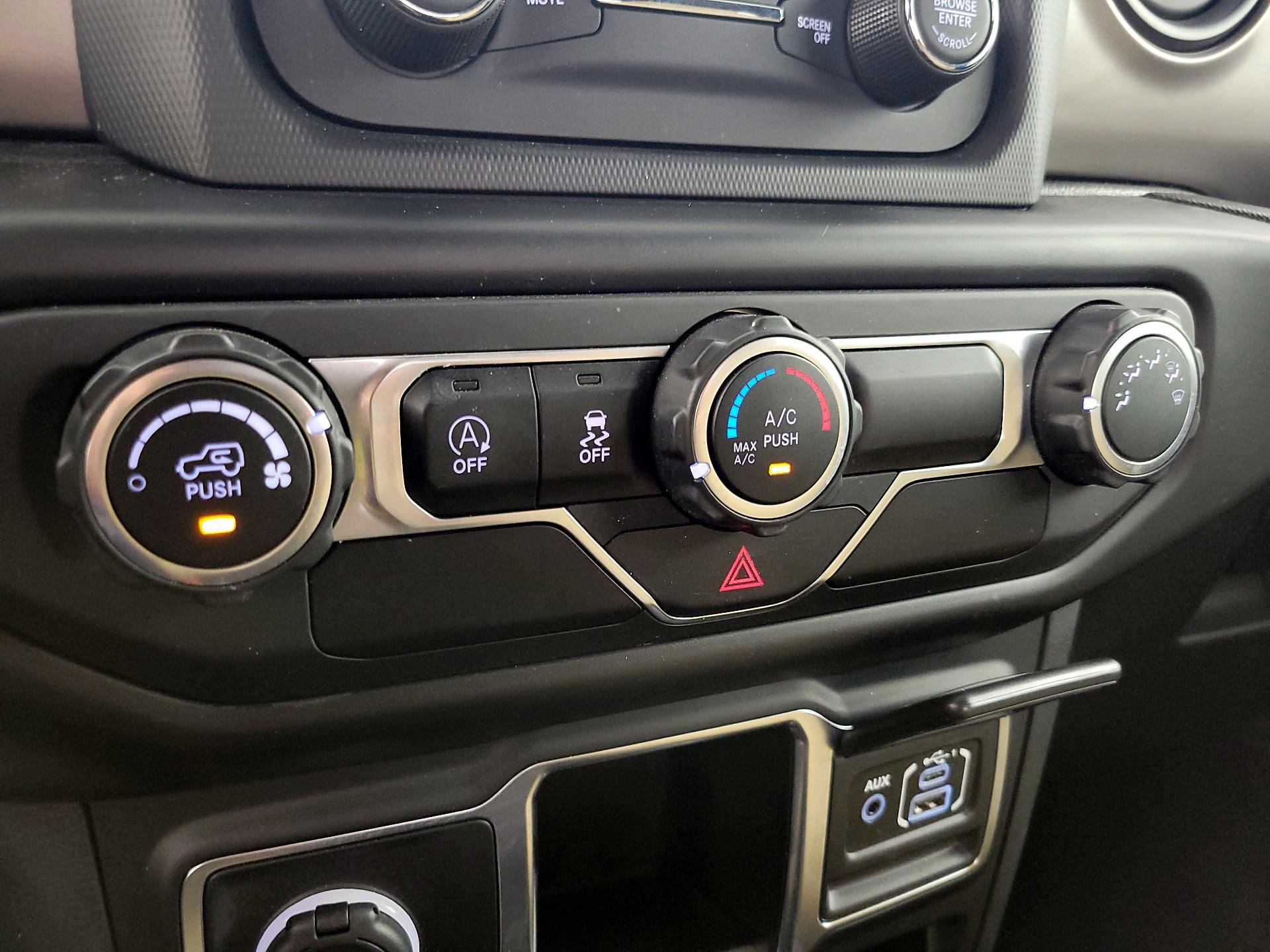 Thumbnail: 2020 Jeep Gladiator - 16