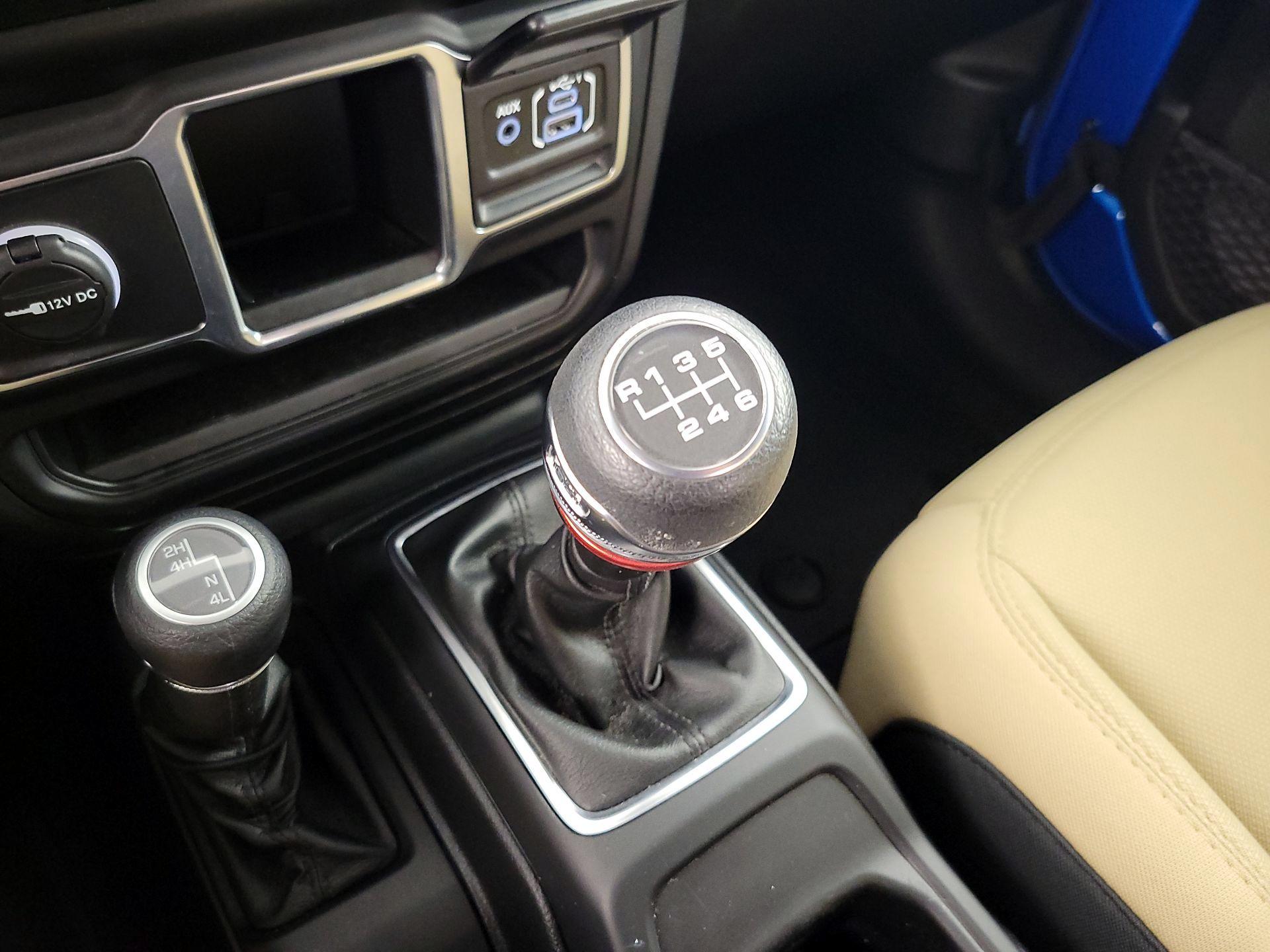 Thumbnail: 2020 Jeep Gladiator - 17
