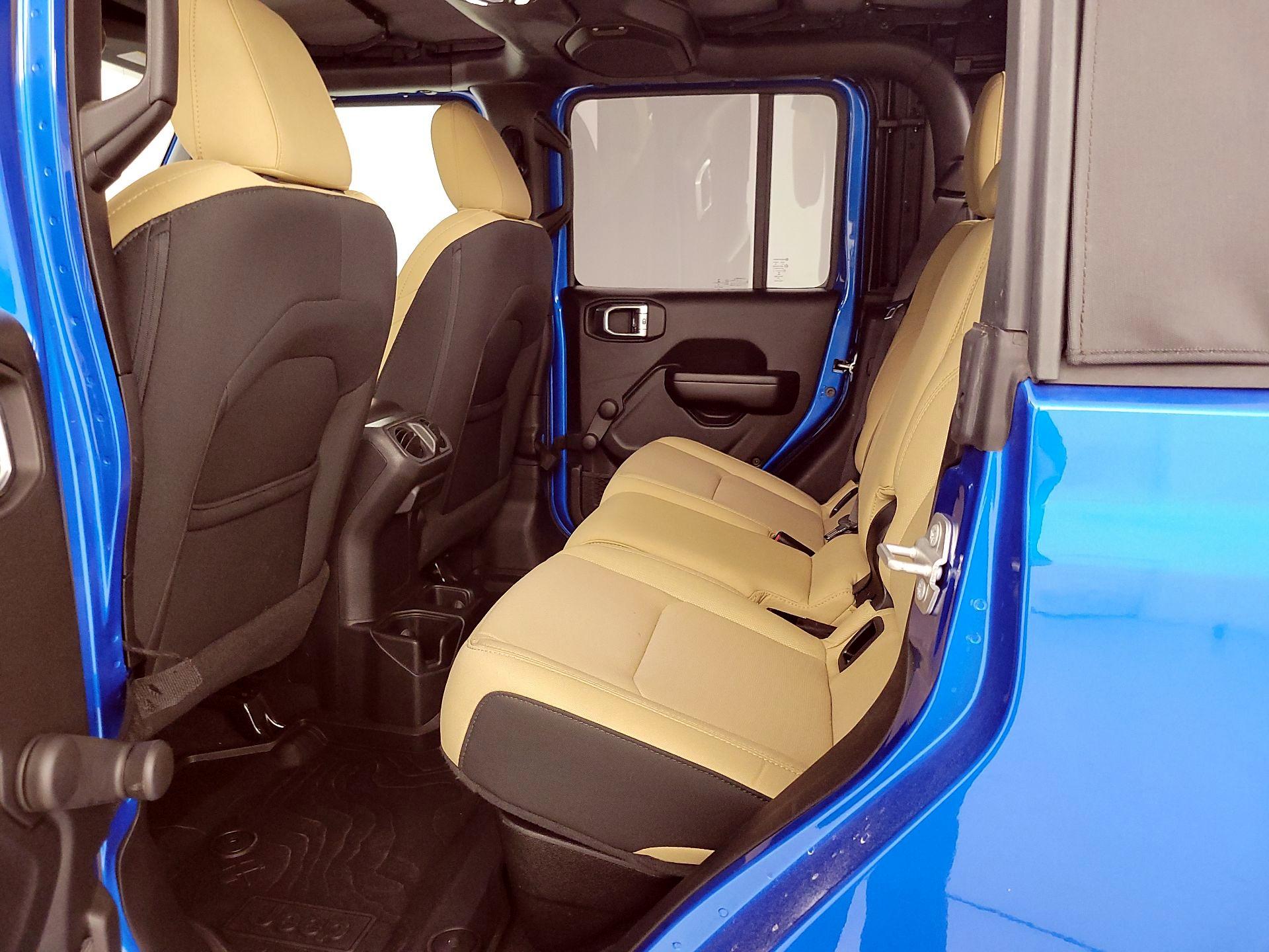 Thumbnail: 2020 Jeep Gladiator - 19