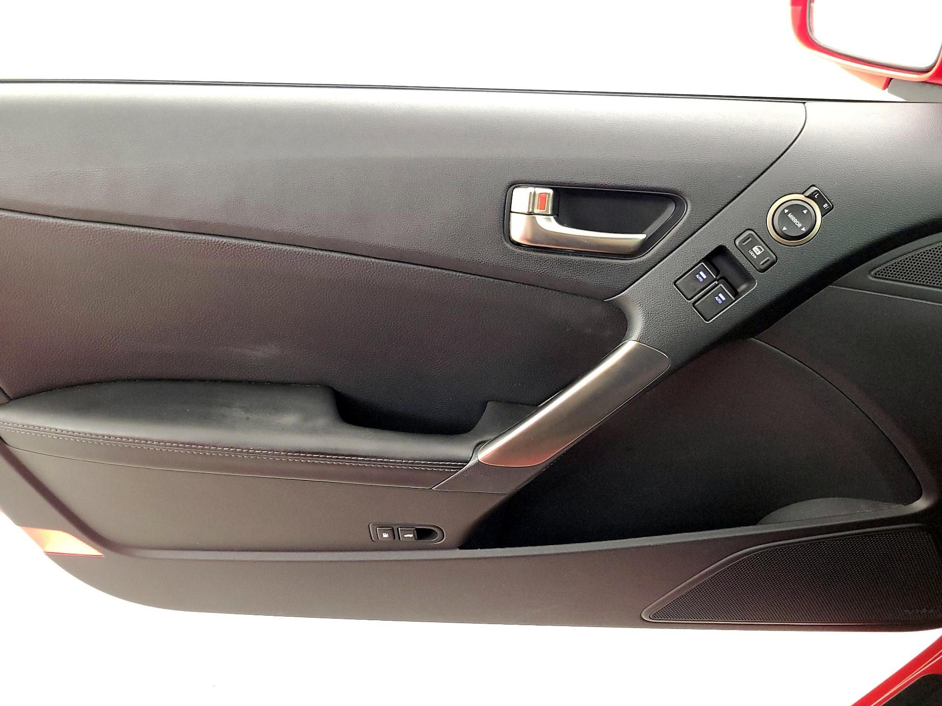 Thumbnail: 2014 Hyundai Genesis - 12