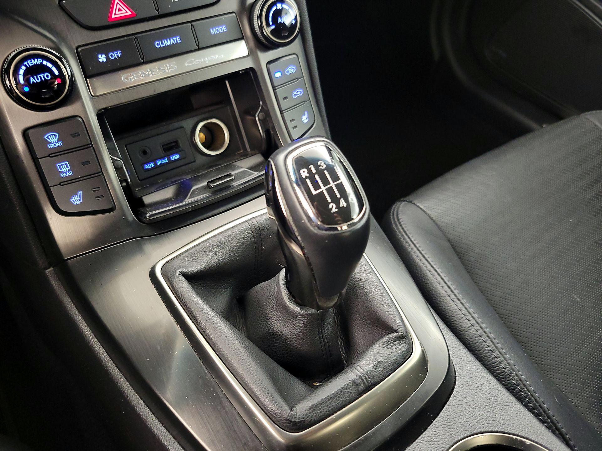Thumbnail: 2014 Hyundai Genesis - 16