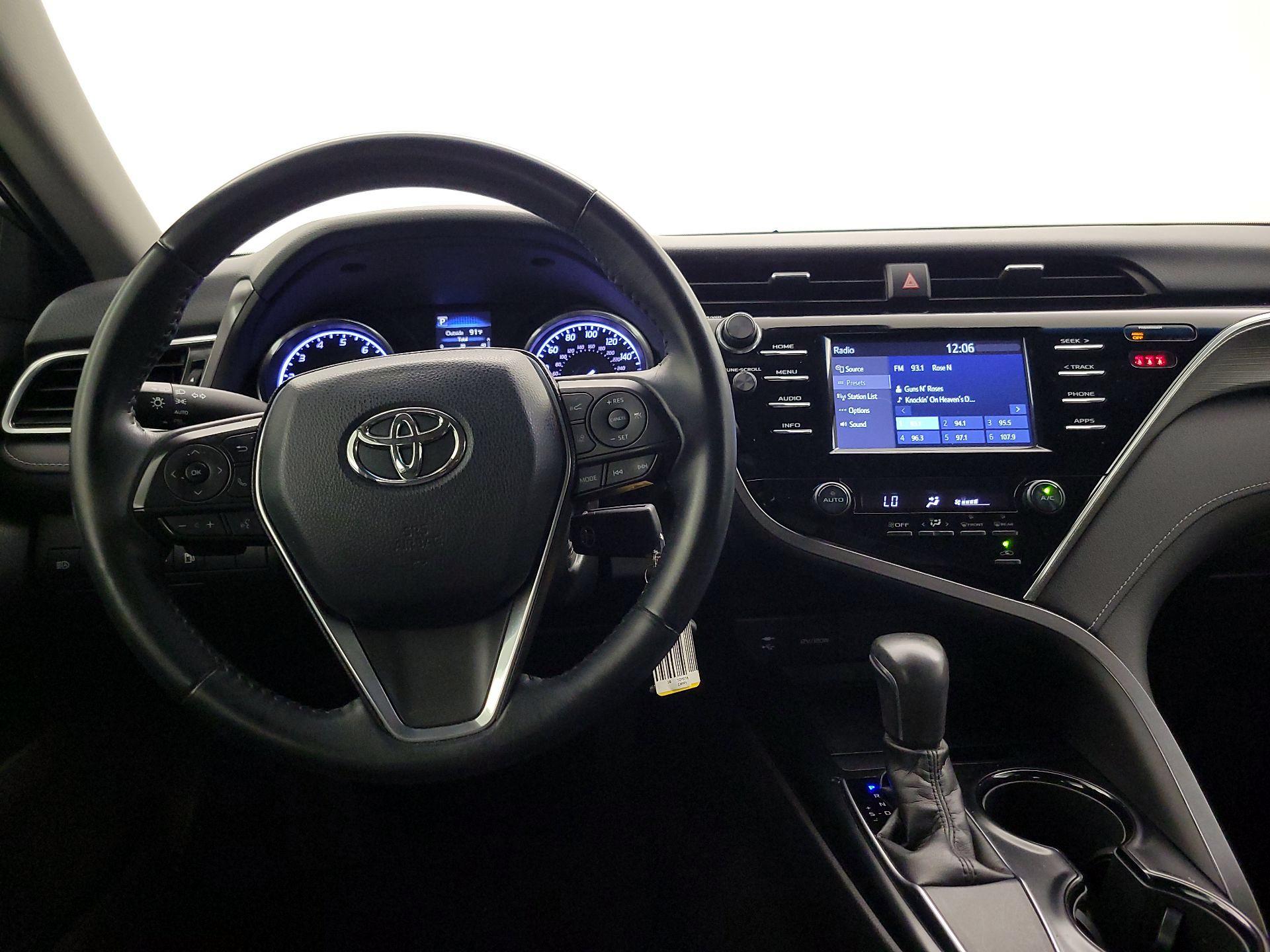 Thumbnail: 2018 Toyota Camry - 10