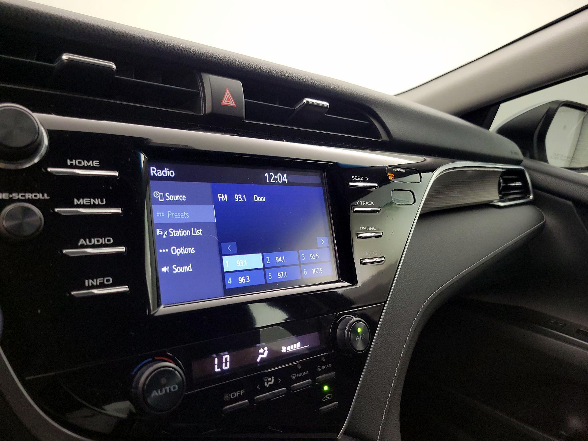 Thumbnail: 2018 Toyota Camry - 15