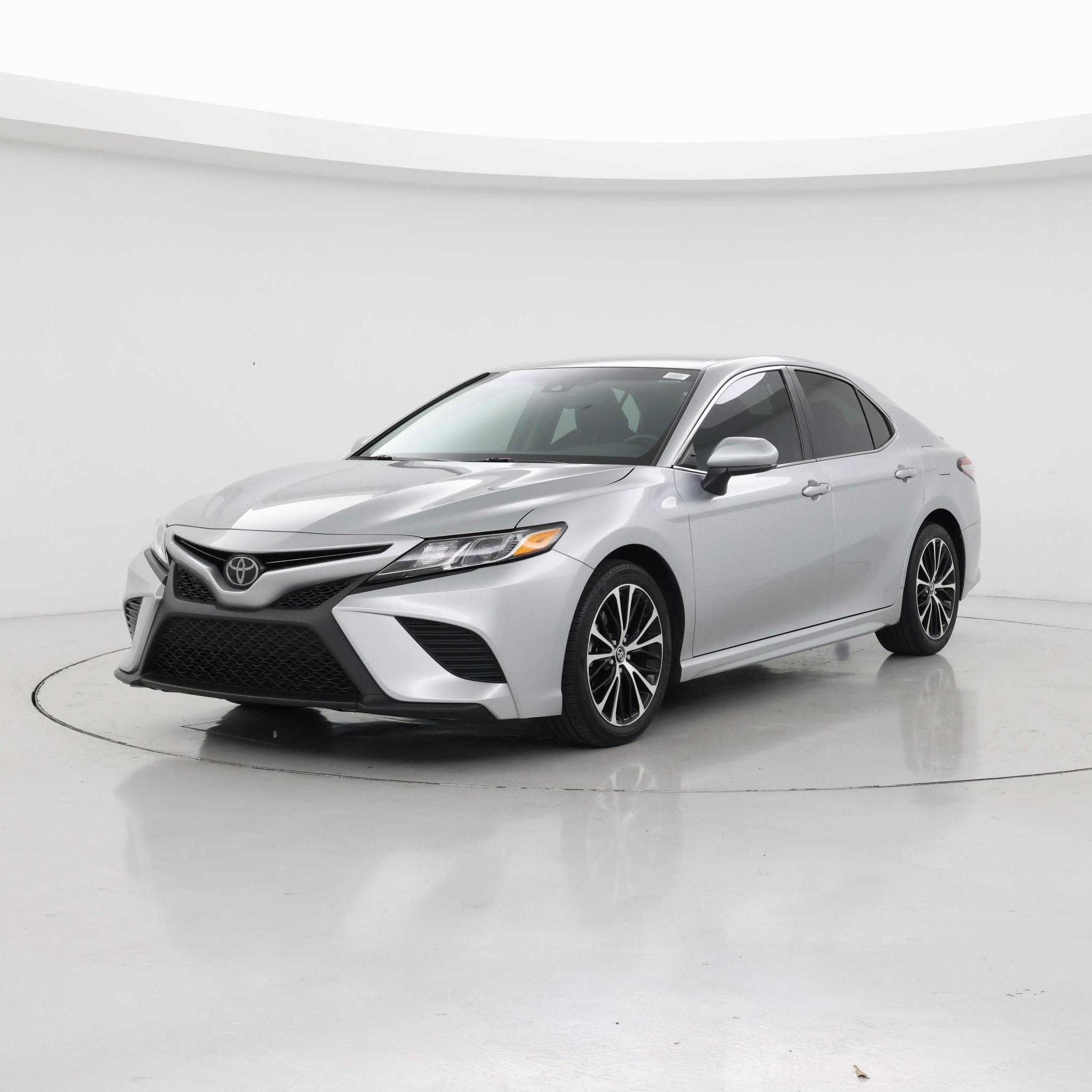 Thumbnail: 2018 Toyota Camry - 4