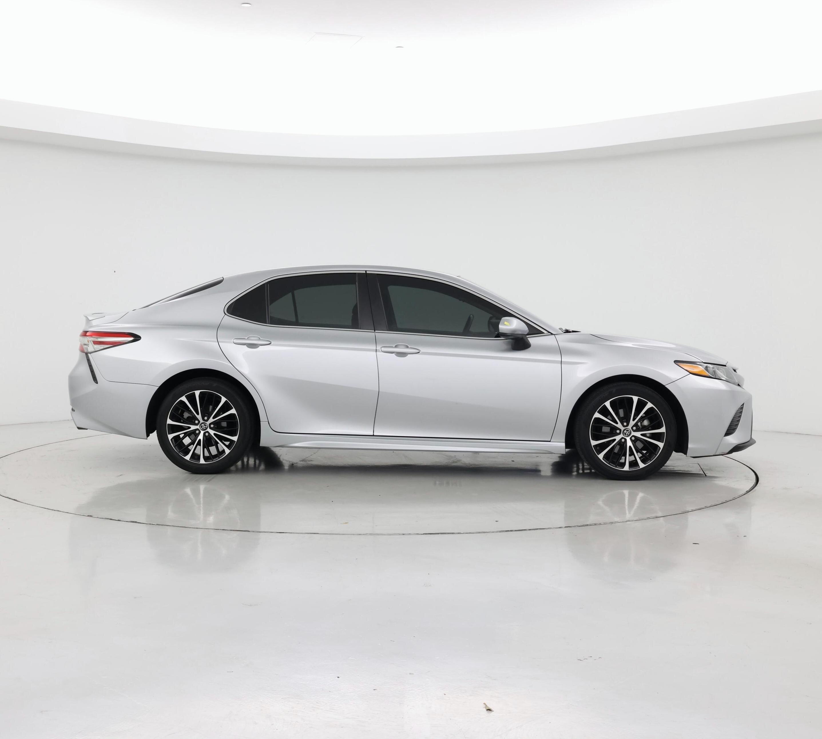 Thumbnail: 2018 Toyota Camry - 7