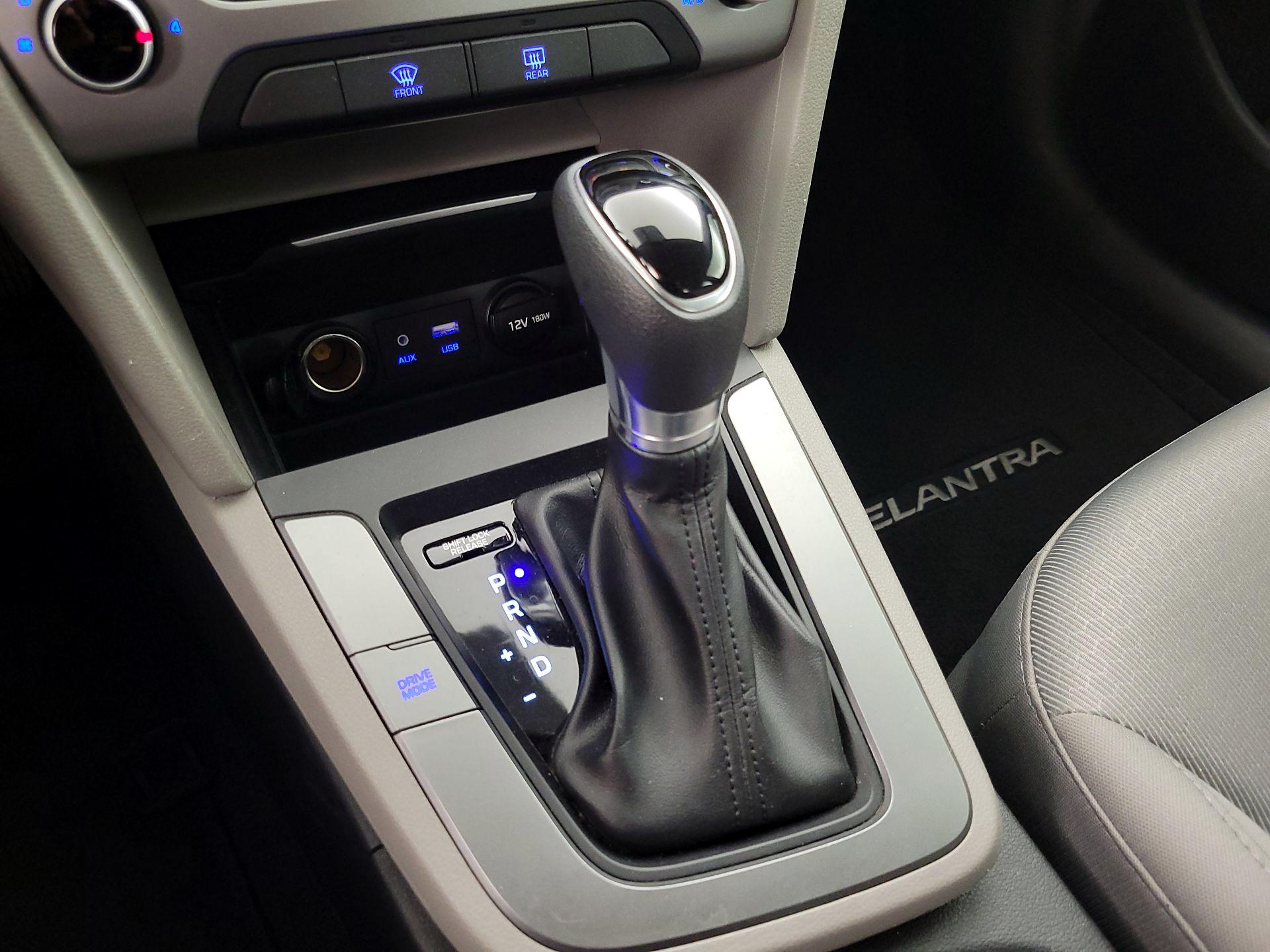 Thumbnail: 2018 Hyundai Elantra - 16