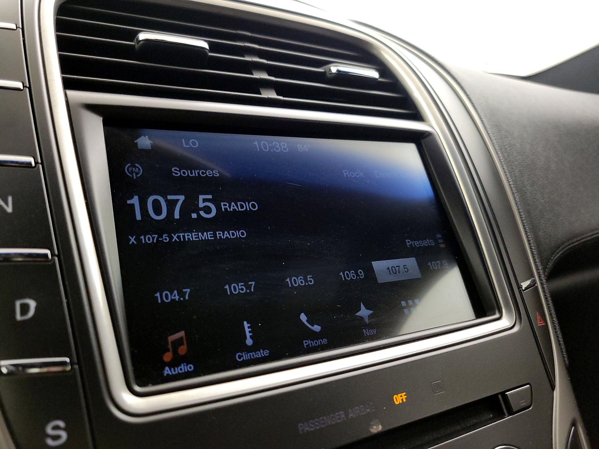 Thumbnail: 2016 Lincoln MKX - 16