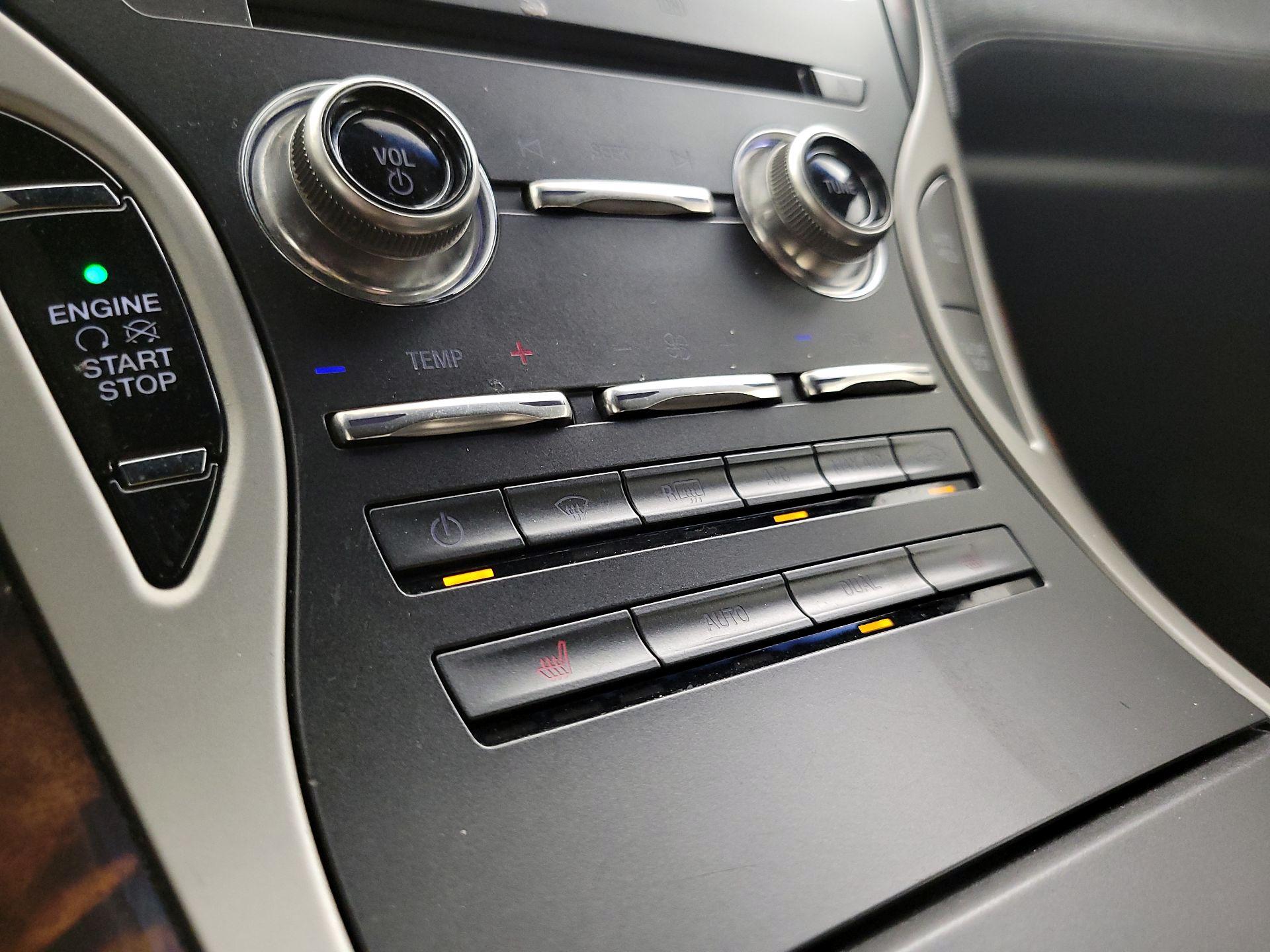 Thumbnail: 2016 Lincoln MKX - 17