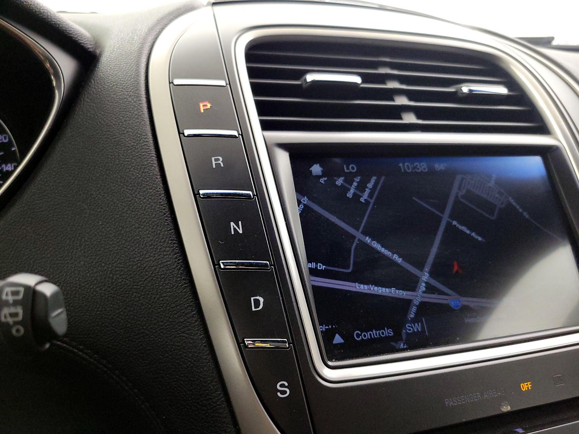 Thumbnail: 2016 Lincoln MKX - 18