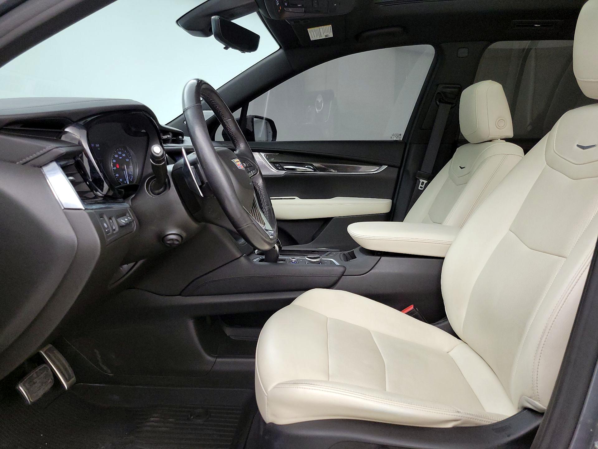 Thumbnail: 2020 Cadillac XT6 - 11