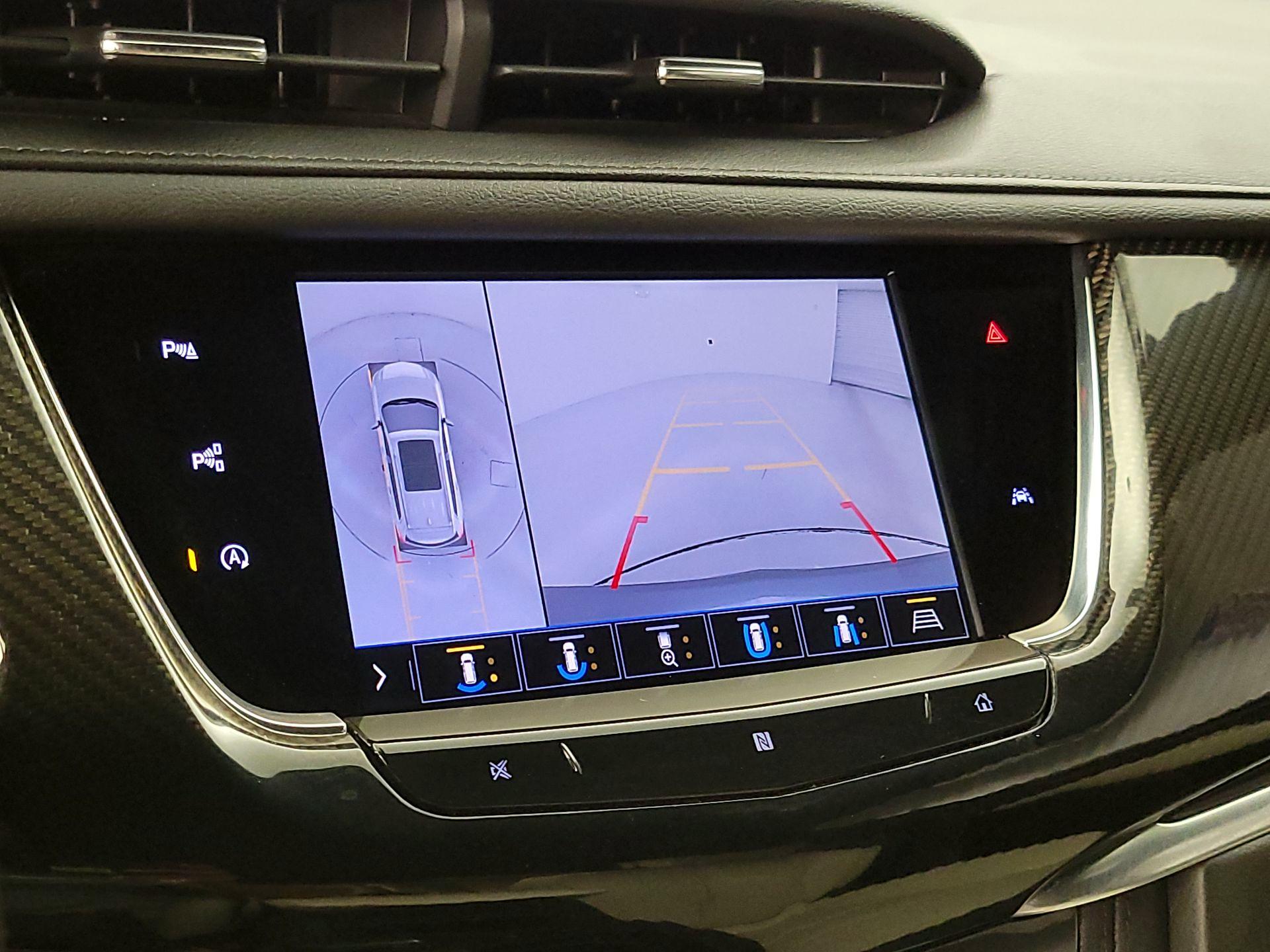Thumbnail: 2020 Cadillac XT6 - 15
