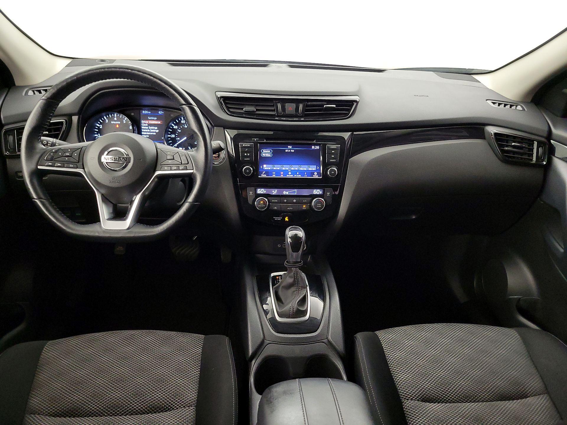 Thumbnail: 2021 Nissan Rogue Sport - 9