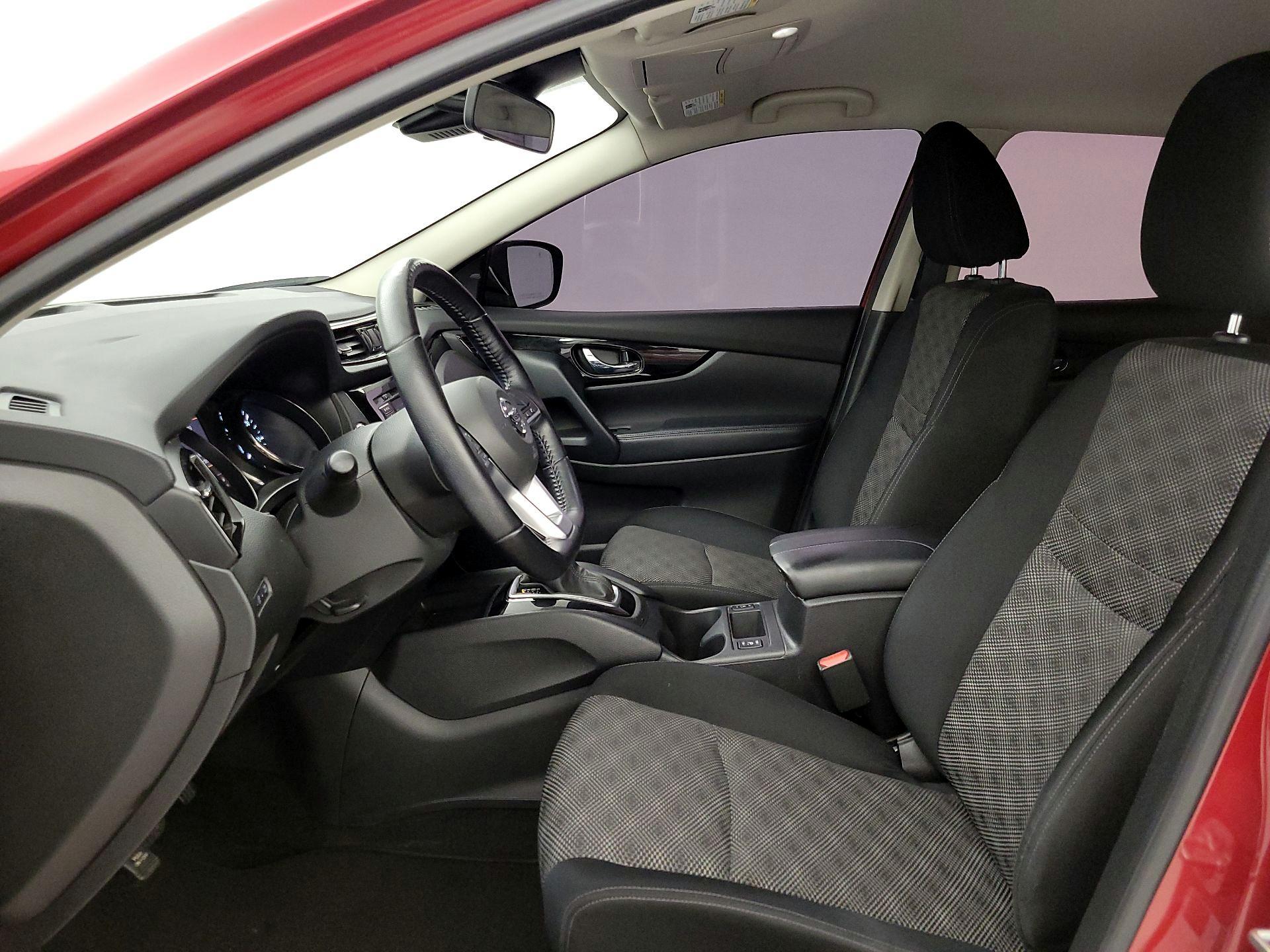 Thumbnail: 2021 Nissan Rogue Sport - 11
