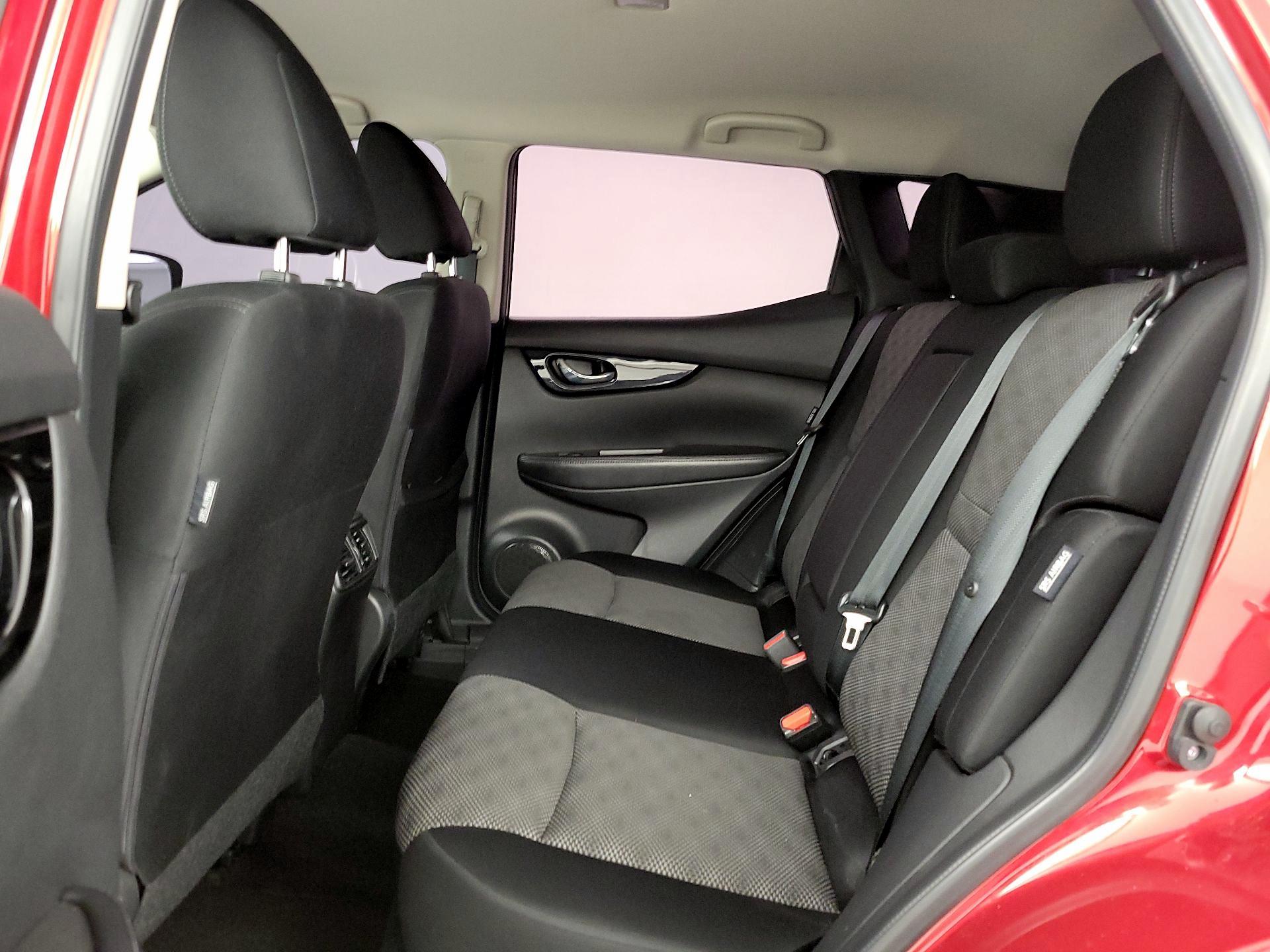Thumbnail: 2021 Nissan Rogue Sport - 19