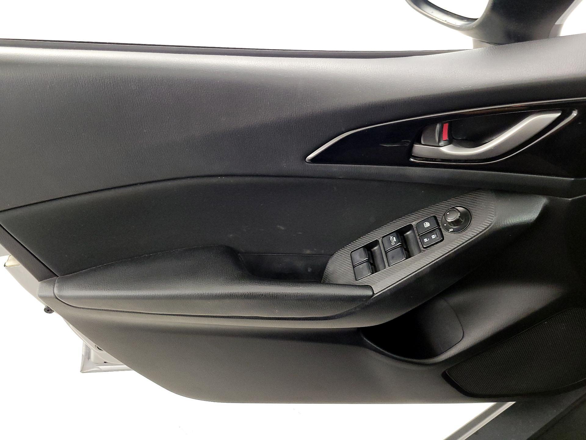 Thumbnail: 2016 Mazda Mazda3 - 12