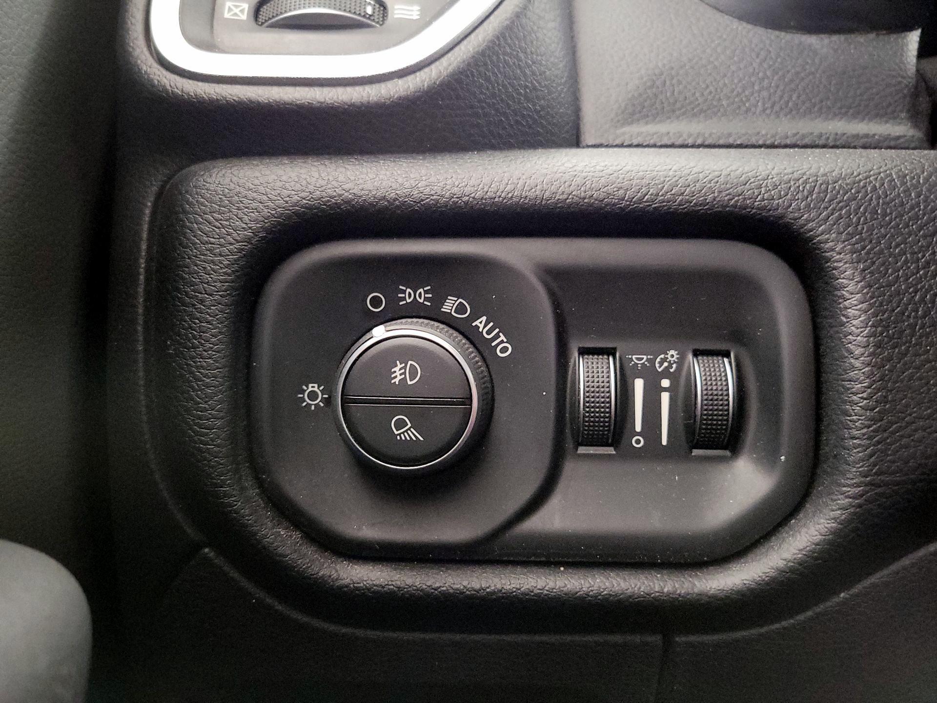 Thumbnail: 2019 RAM 1500 - 13