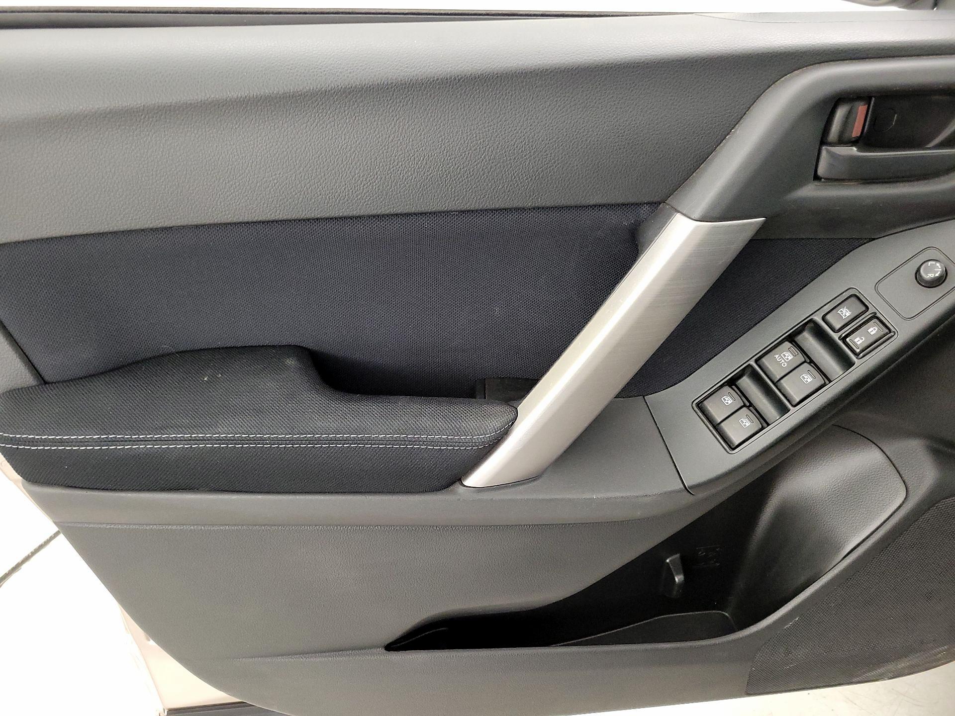 Thumbnail: 2015 Subaru Forester - 12