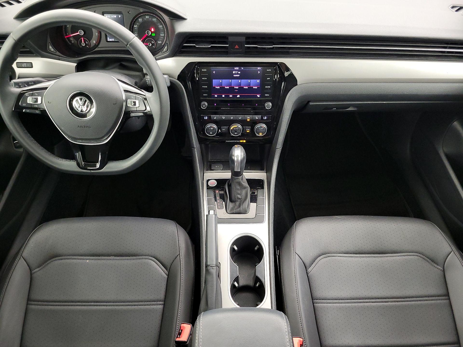 Thumbnail: 2022 Volkswagen Passat - 9