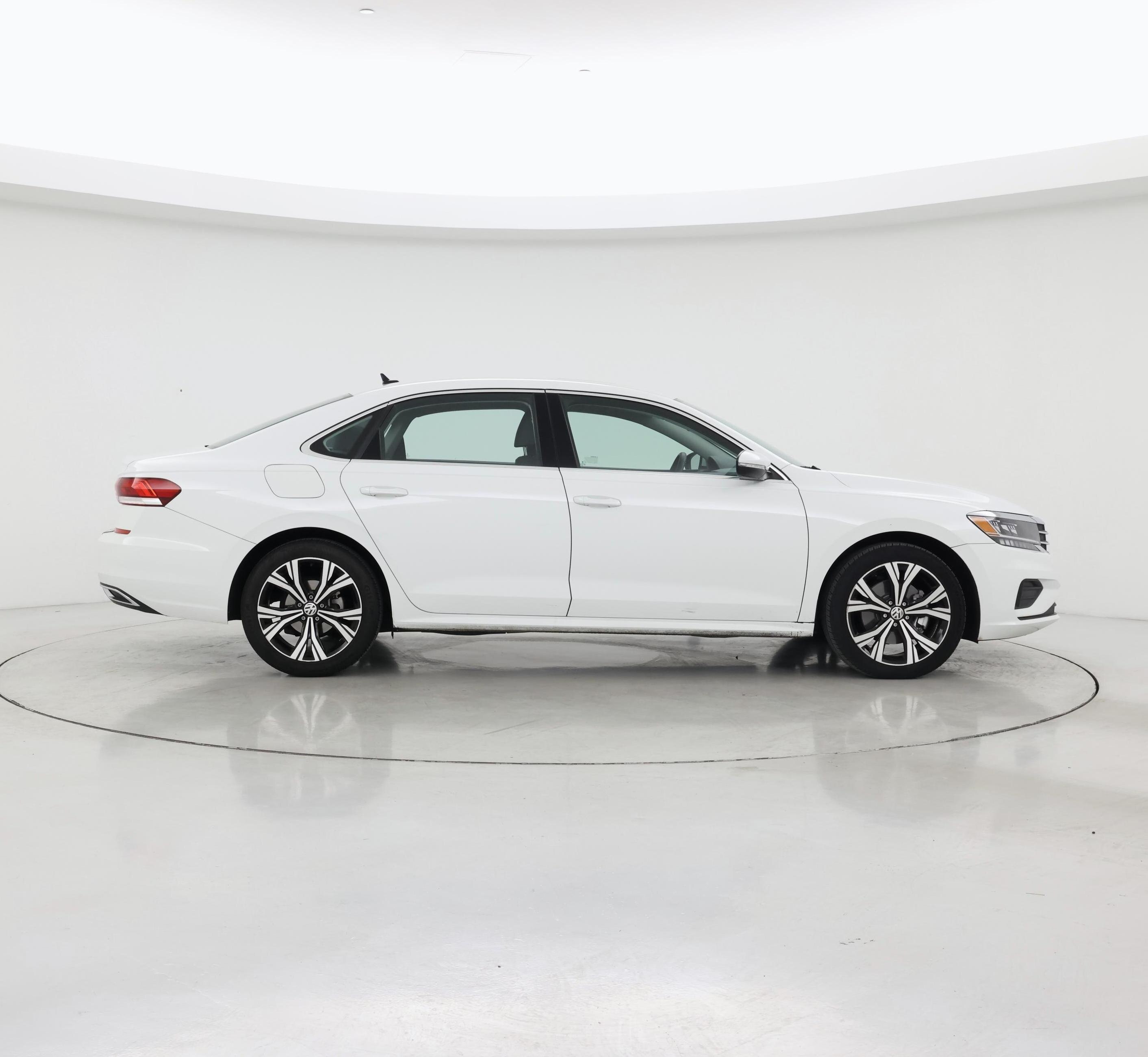 Thumbnail: 2022 Volkswagen Passat - 7