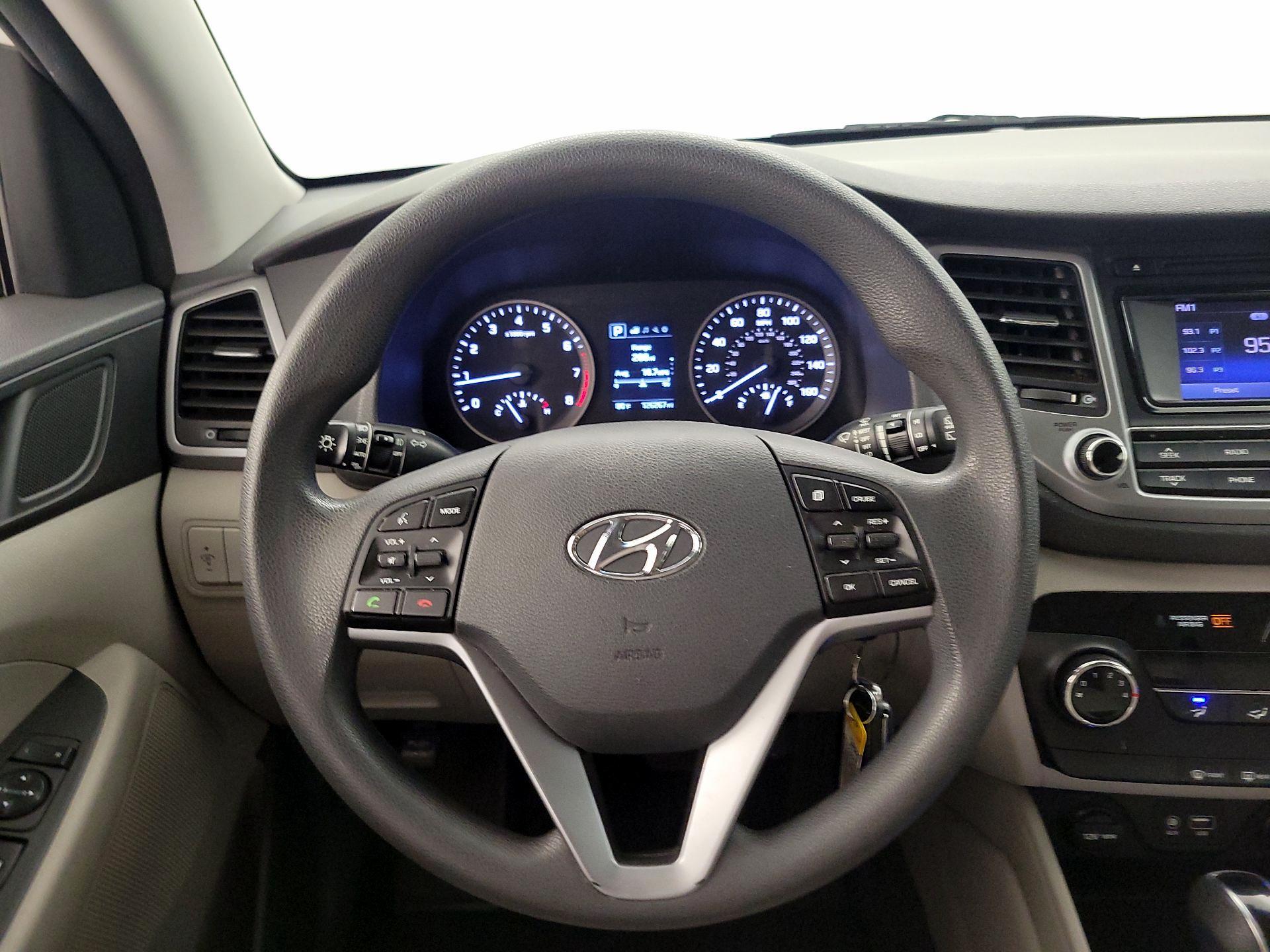 Thumbnail: 2016 Hyundai Tucson - 10