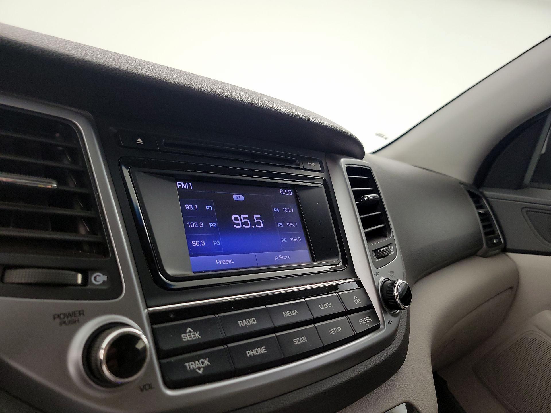 Thumbnail: 2016 Hyundai Tucson - 15