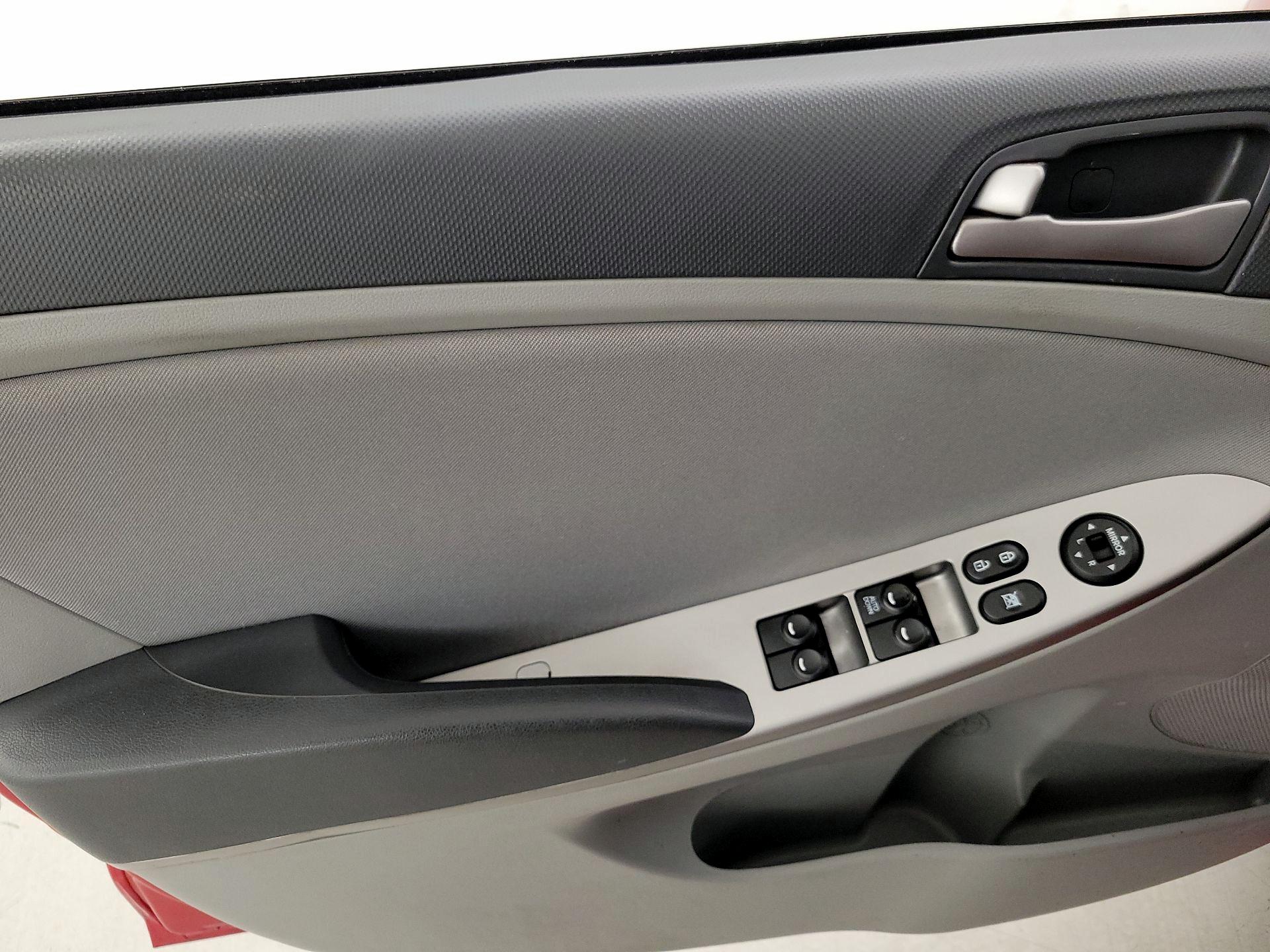 Thumbnail: 2015 Hyundai Accent - 12