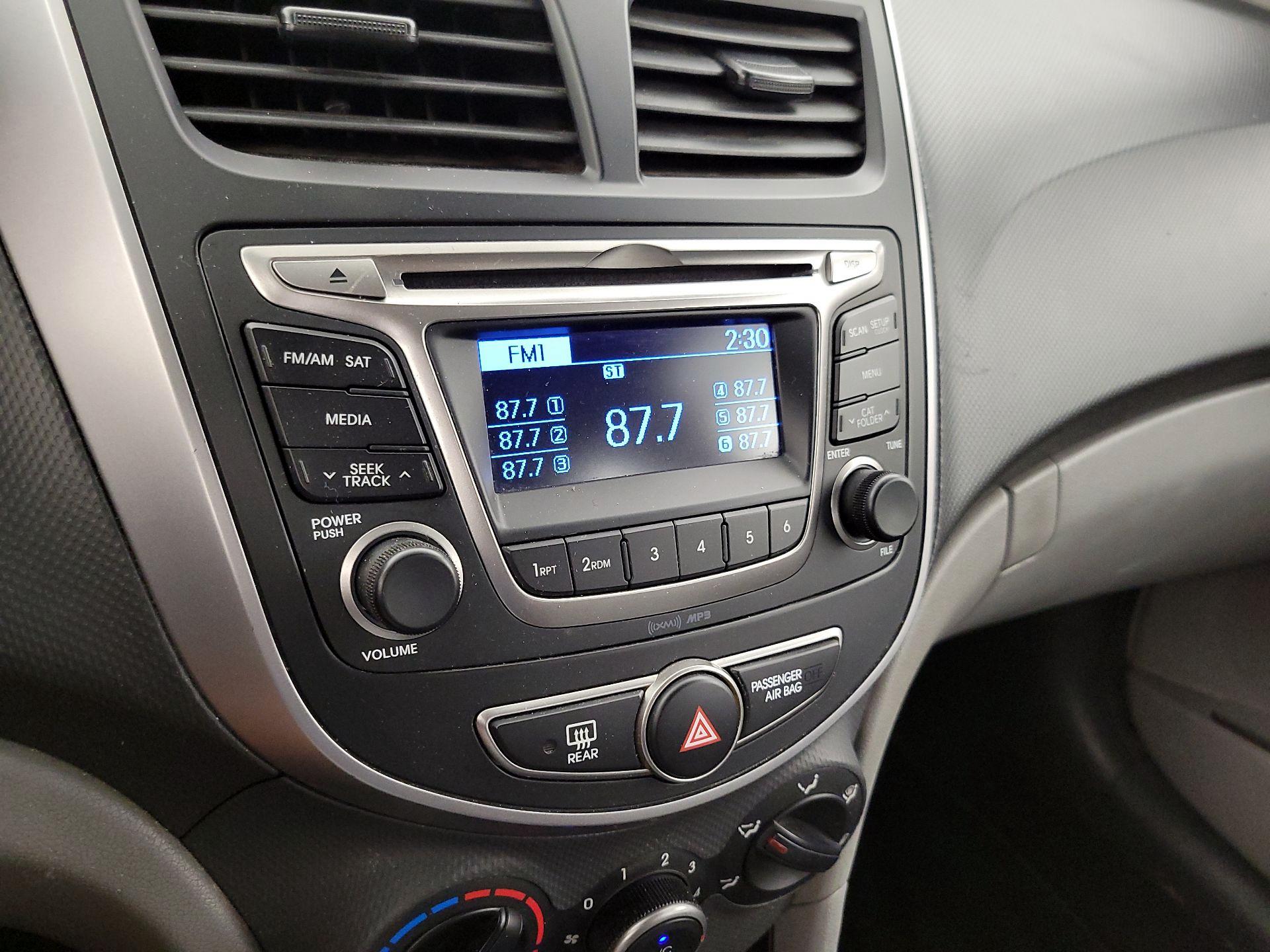 Thumbnail: 2015 Hyundai Accent - 14