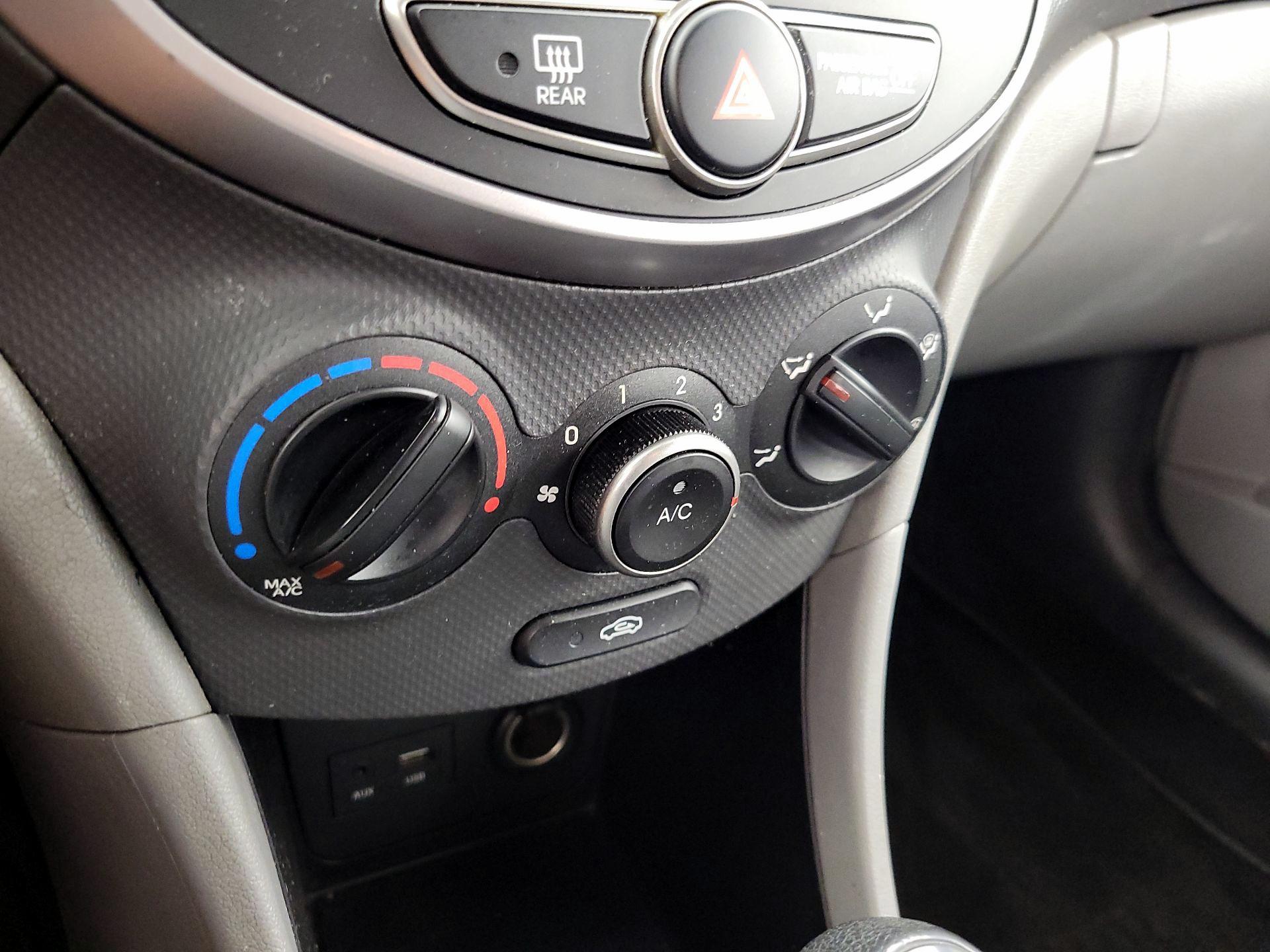 Thumbnail: 2015 Hyundai Accent - 15