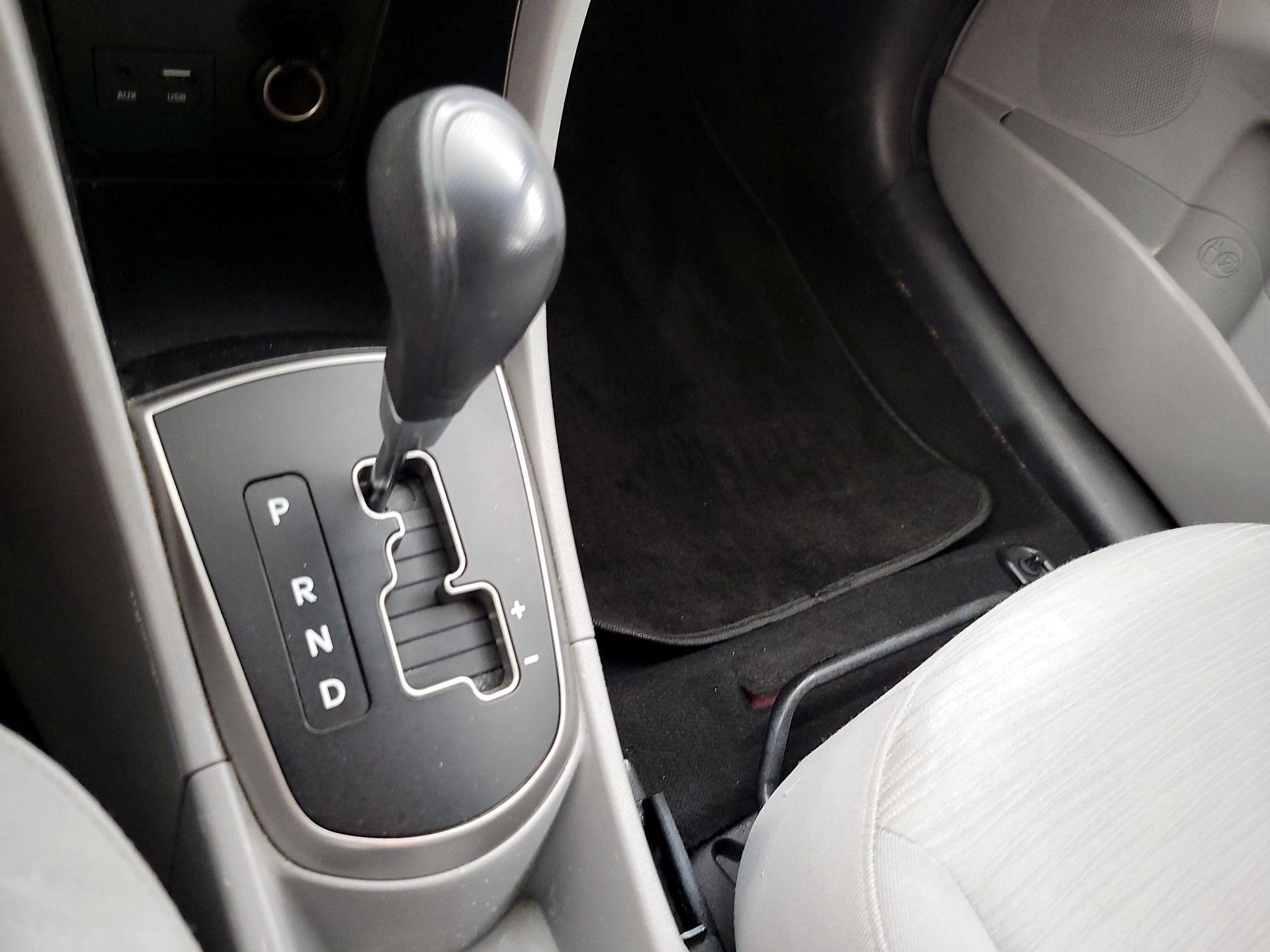 Thumbnail: 2015 Hyundai Accent - 16