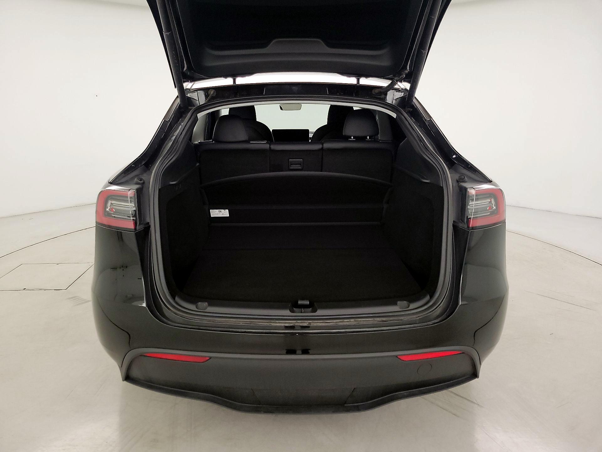 Thumbnail: 2023 Tesla Model Y - 19