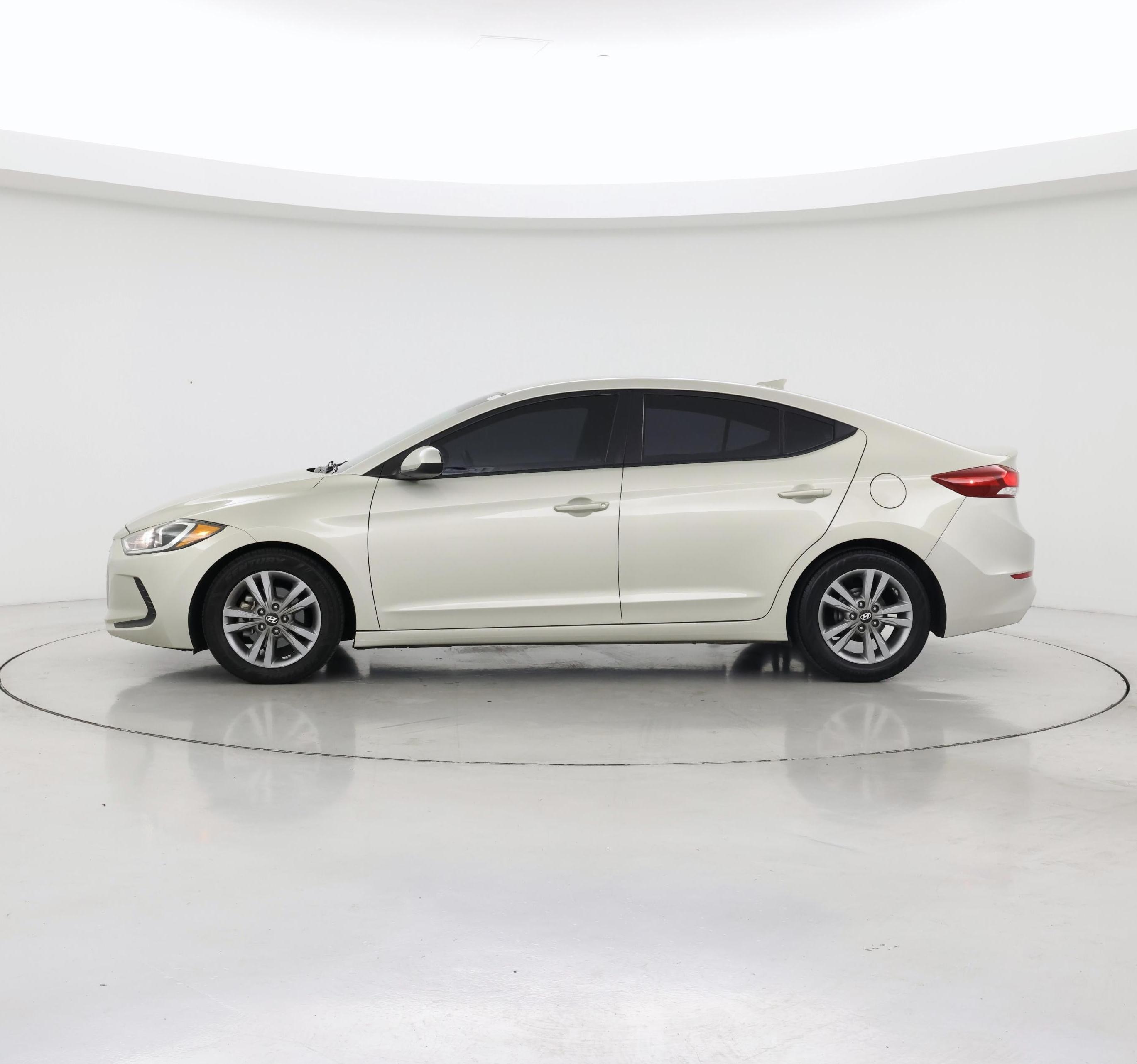 Thumbnail: 2017 Hyundai Elantra - 3