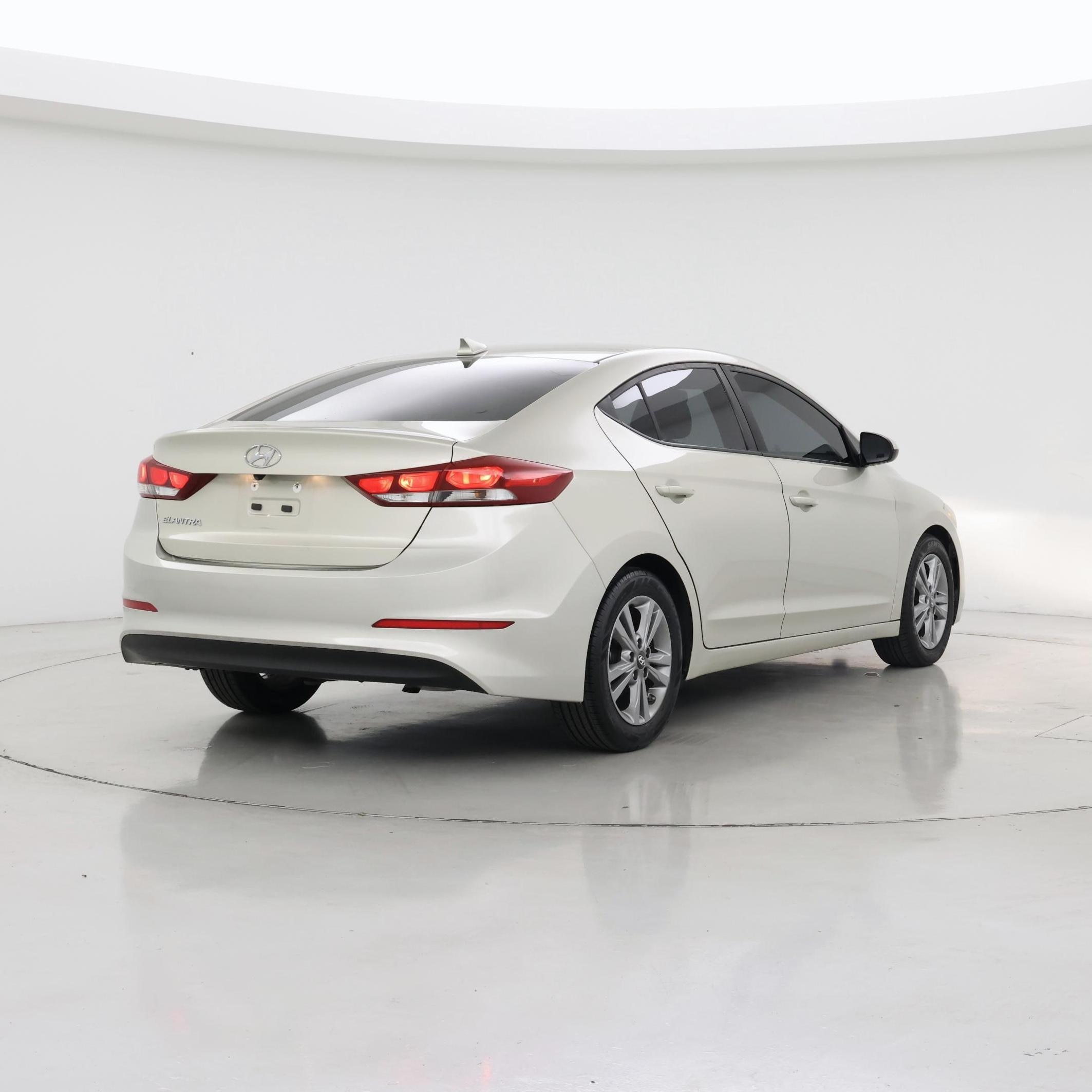 Thumbnail: 2017 Hyundai Elantra - 8