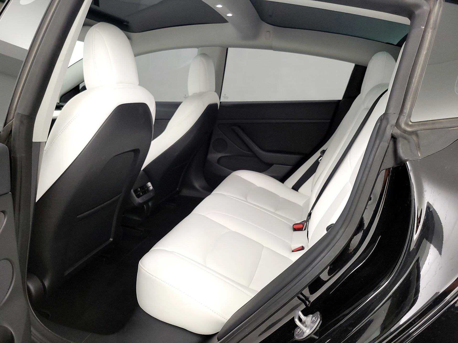 Thumbnail: 2022 Tesla Model 3 - 19