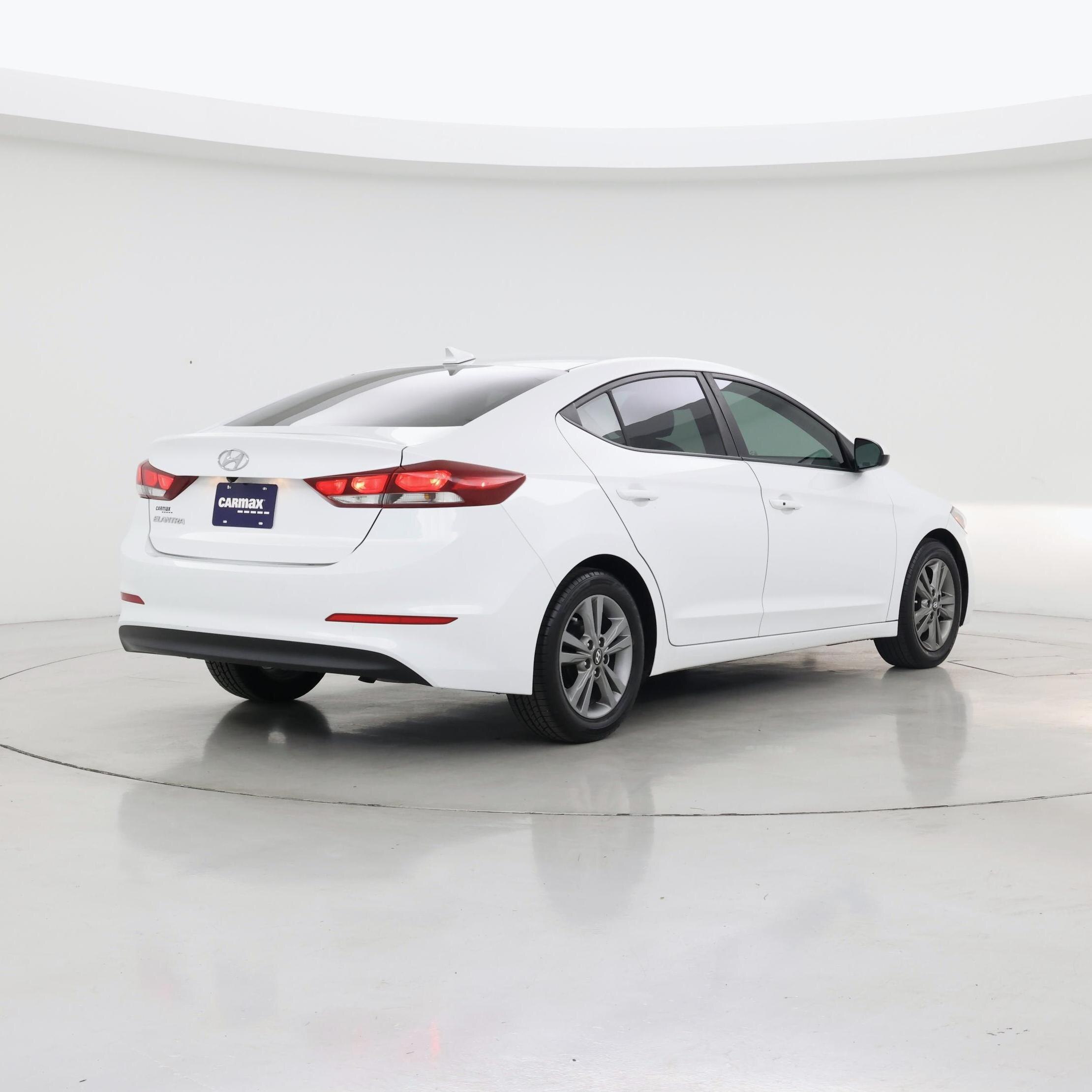 Thumbnail: 2017 Hyundai Elantra - 8