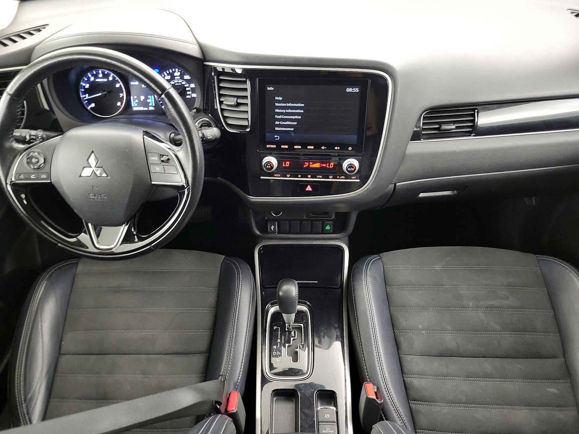 Thumbnail: 2020 Mitsubishi Outlander - 9