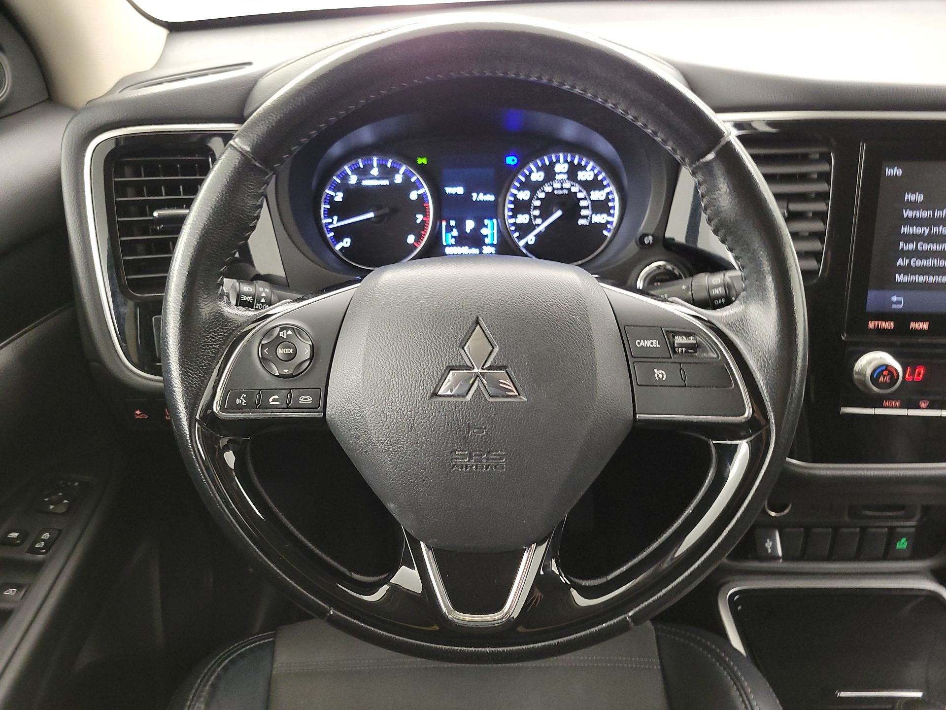 Thumbnail: 2020 Mitsubishi Outlander - 10
