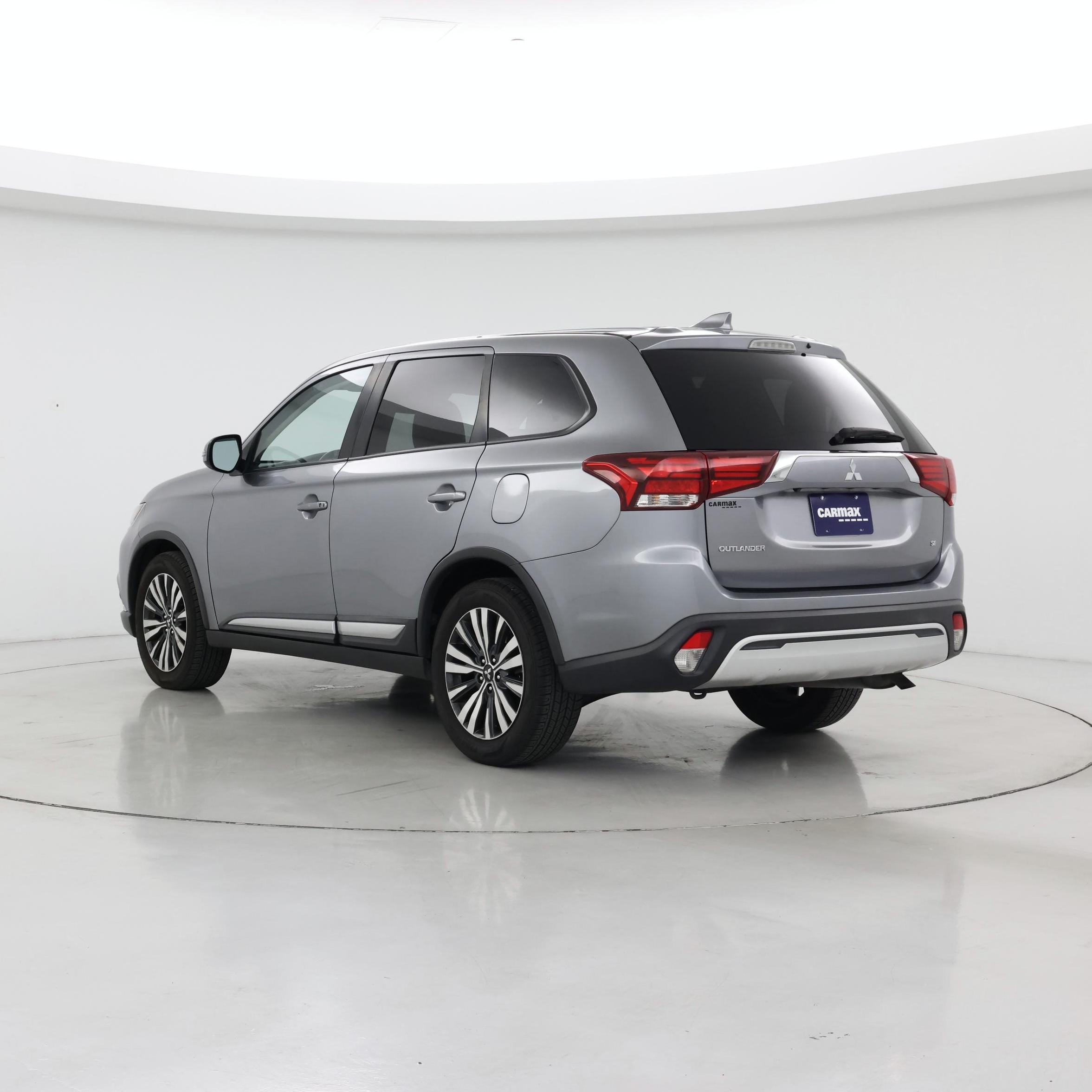 Thumbnail: 2020 Mitsubishi Outlander - 2