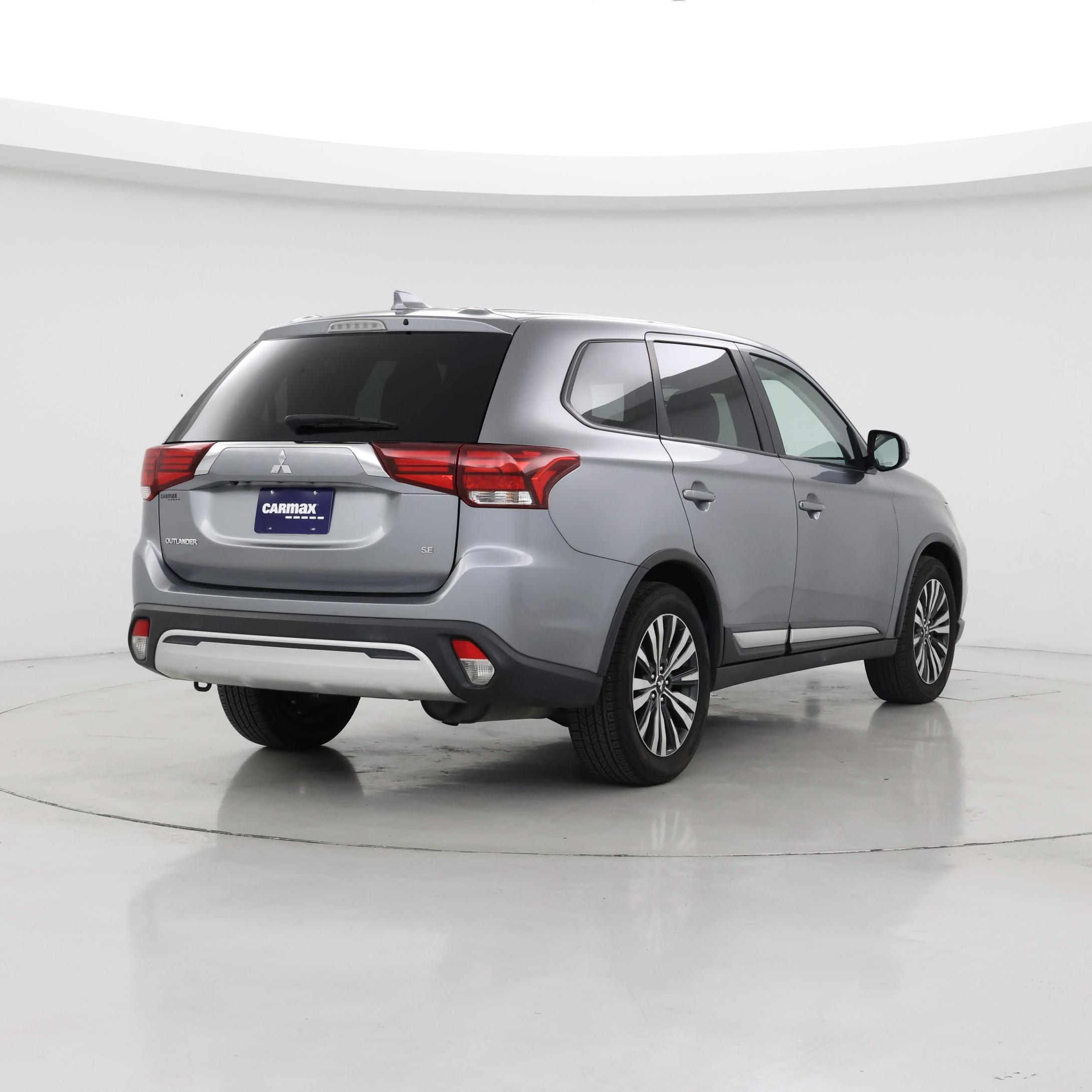 Thumbnail: 2020 Mitsubishi Outlander - 8