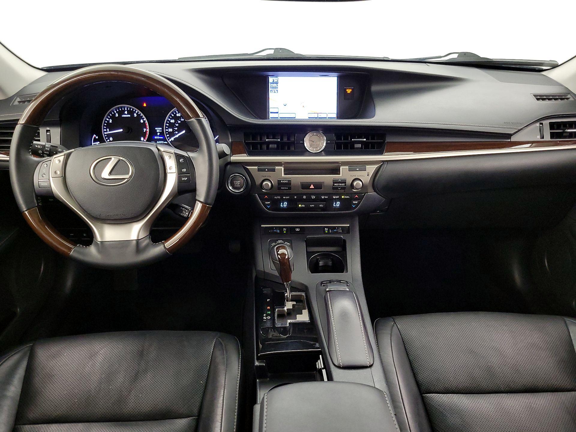 Thumbnail: 2013 Lexus ES - 9