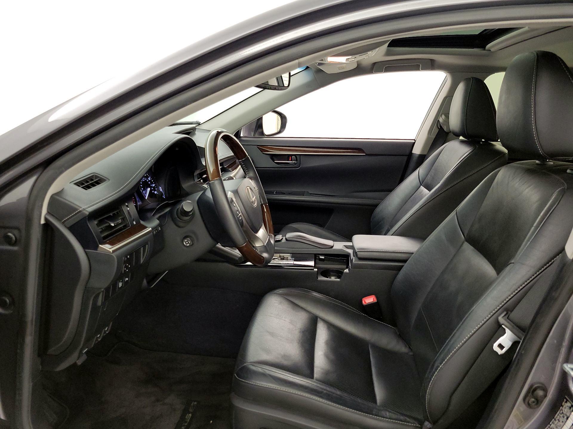 Thumbnail: 2013 Lexus ES - 11