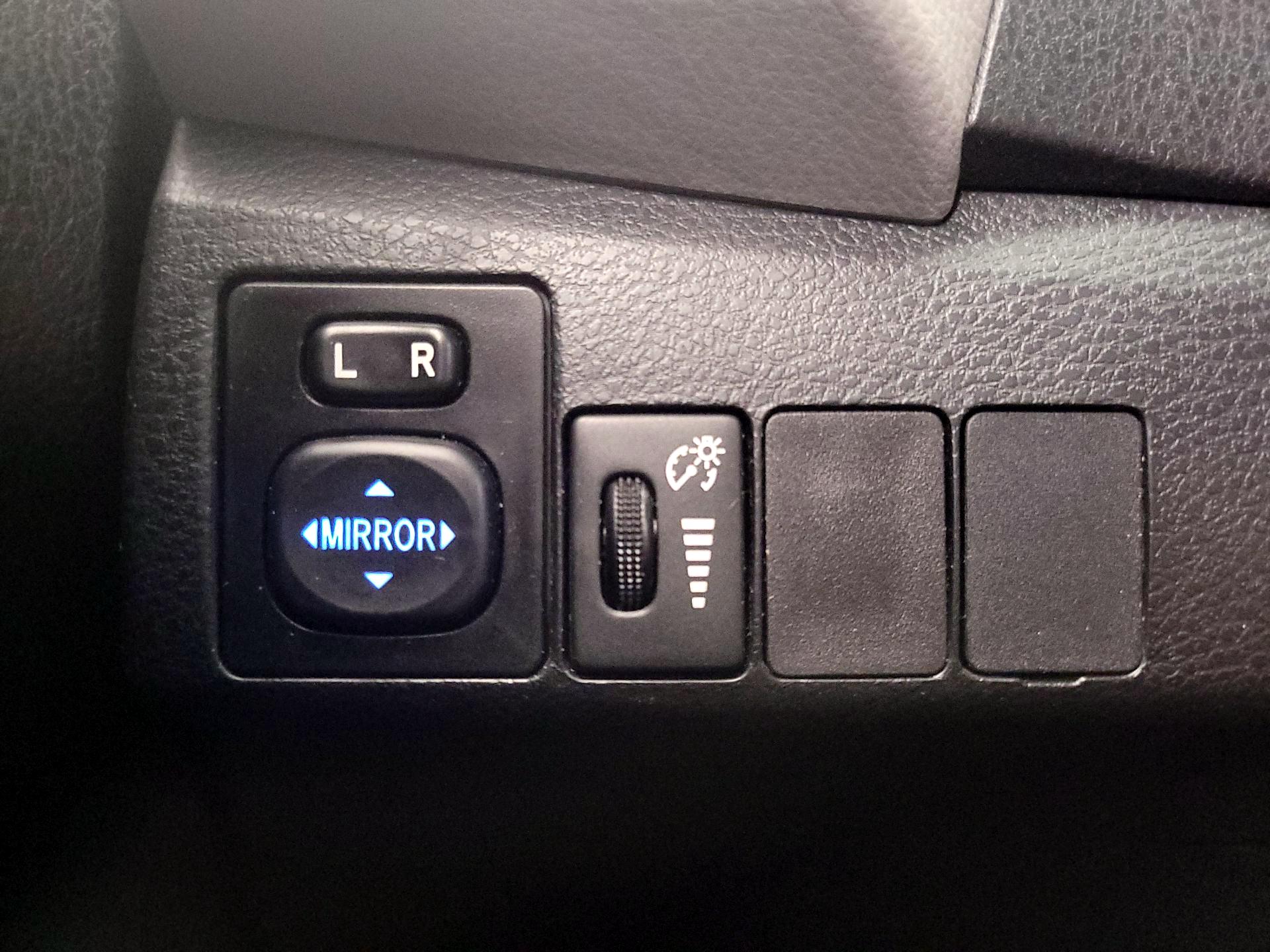 Thumbnail: 2014 Toyota Corolla - 13