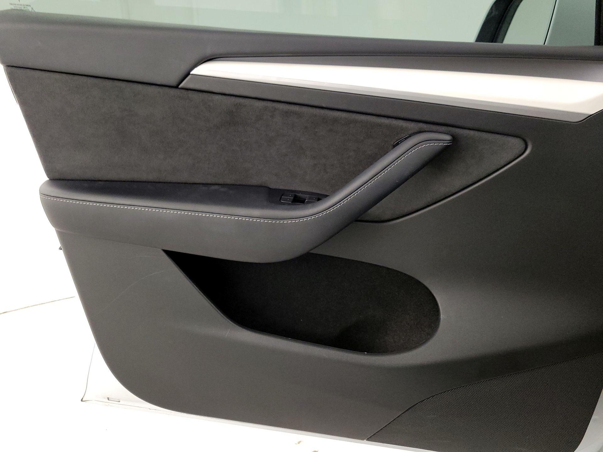 Thumbnail: 2023 Tesla Model Y - 12