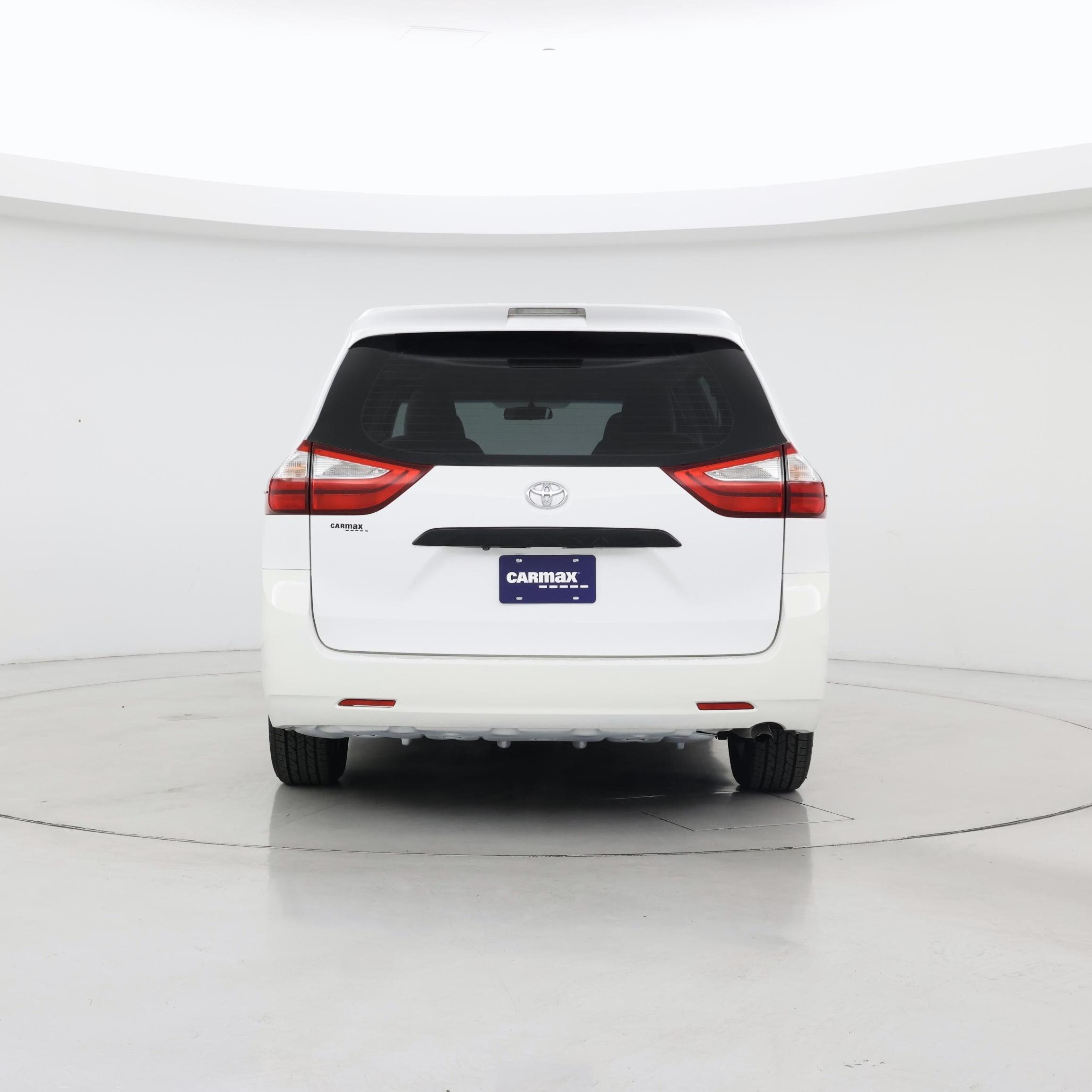 Thumbnail: 2017 Toyota Sienna - 6