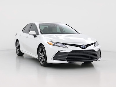 White 2022 Toyota Camry Hybrid XLE