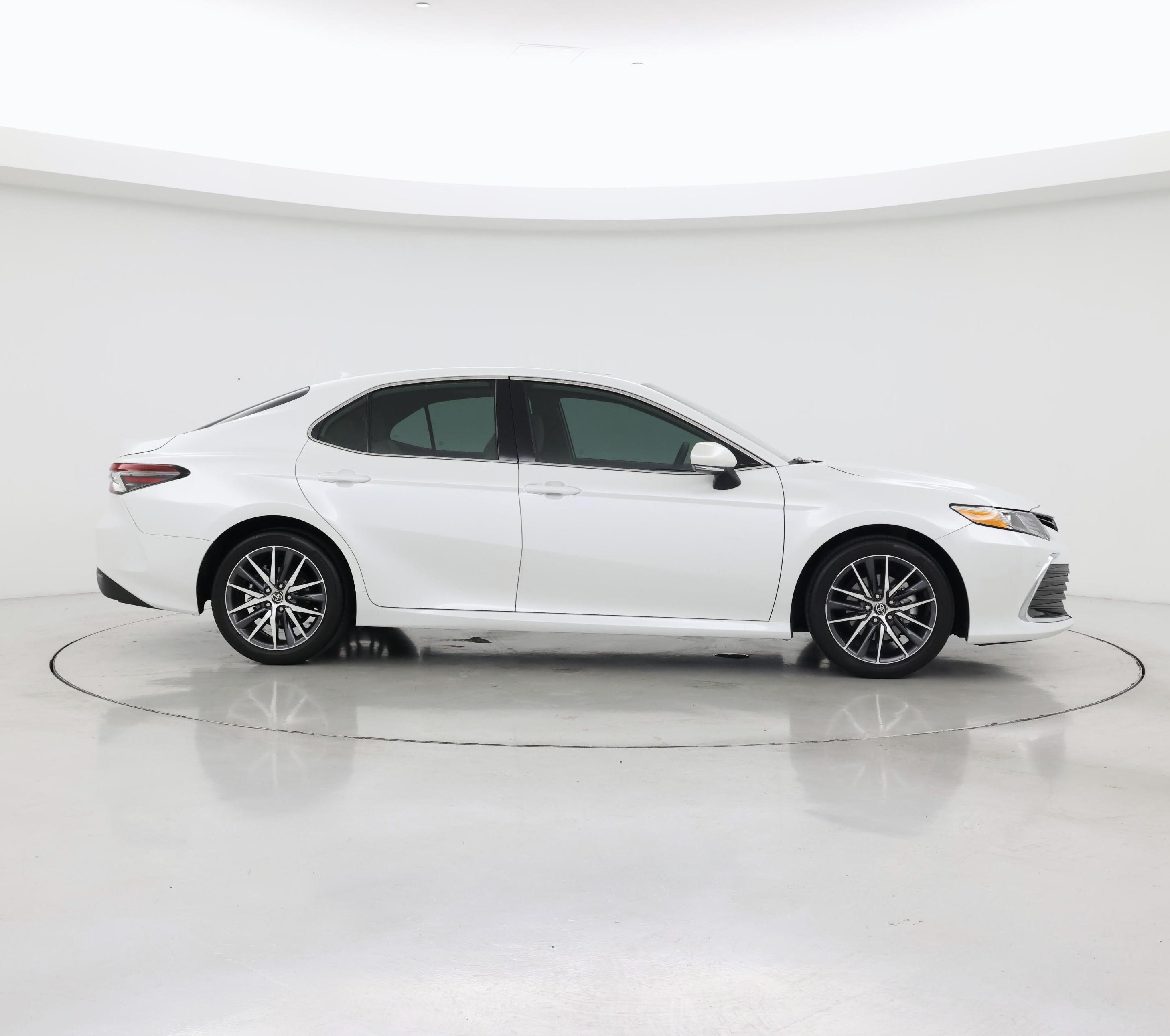 Thumbnail: 2022 Toyota Camry - 7